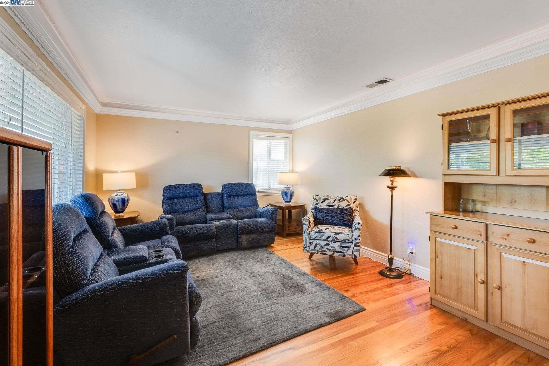 Detail Gallery Image 7 of 26 For 2515 Crystal Dr, Santa Clara,  CA 95051 - 3 Beds | 1 Baths