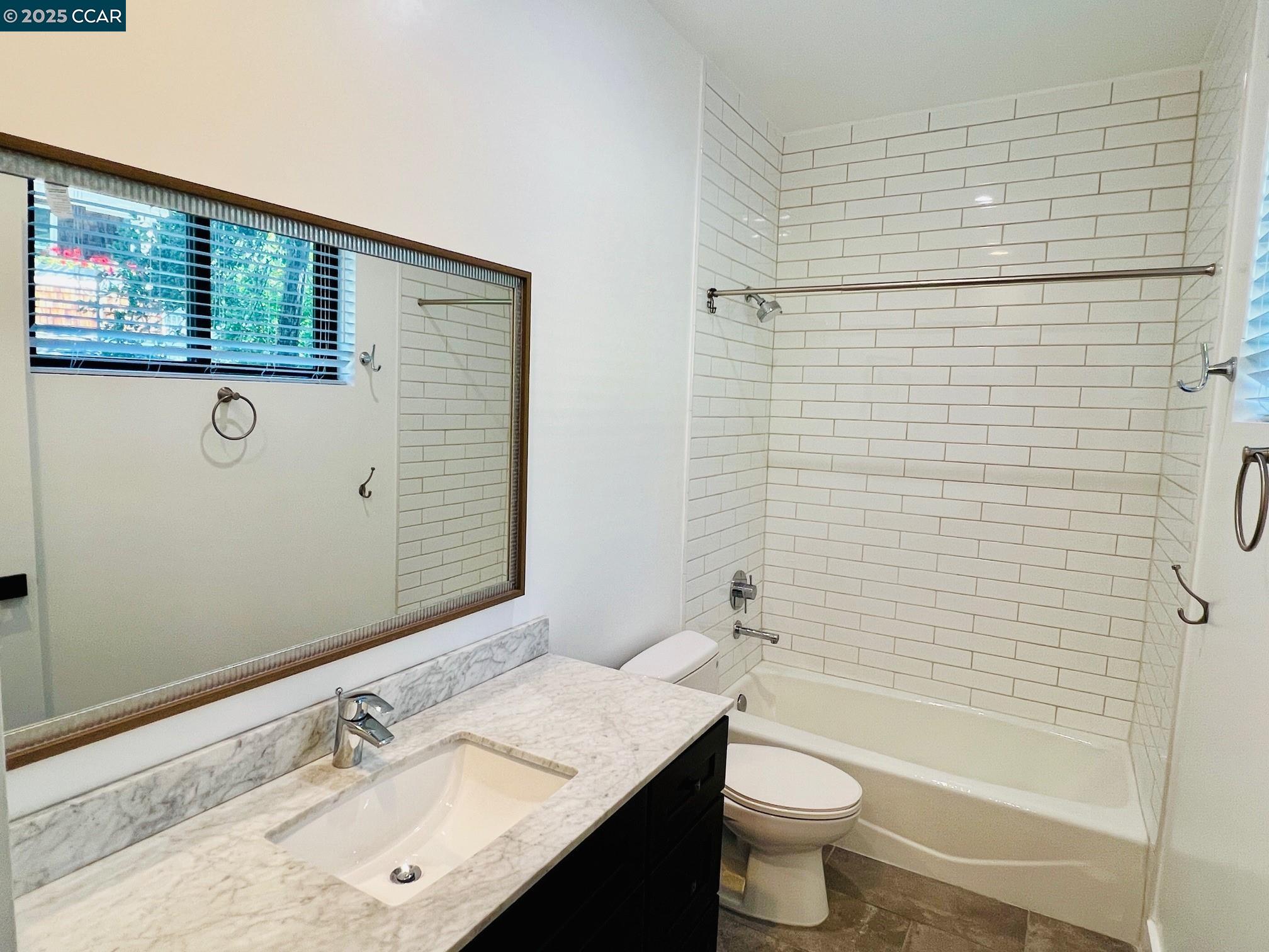 Detail Gallery Image 28 of 34 For 6 Linda Vista, Orinda,  CA 94563 - 4 Beds | 2/1 Baths