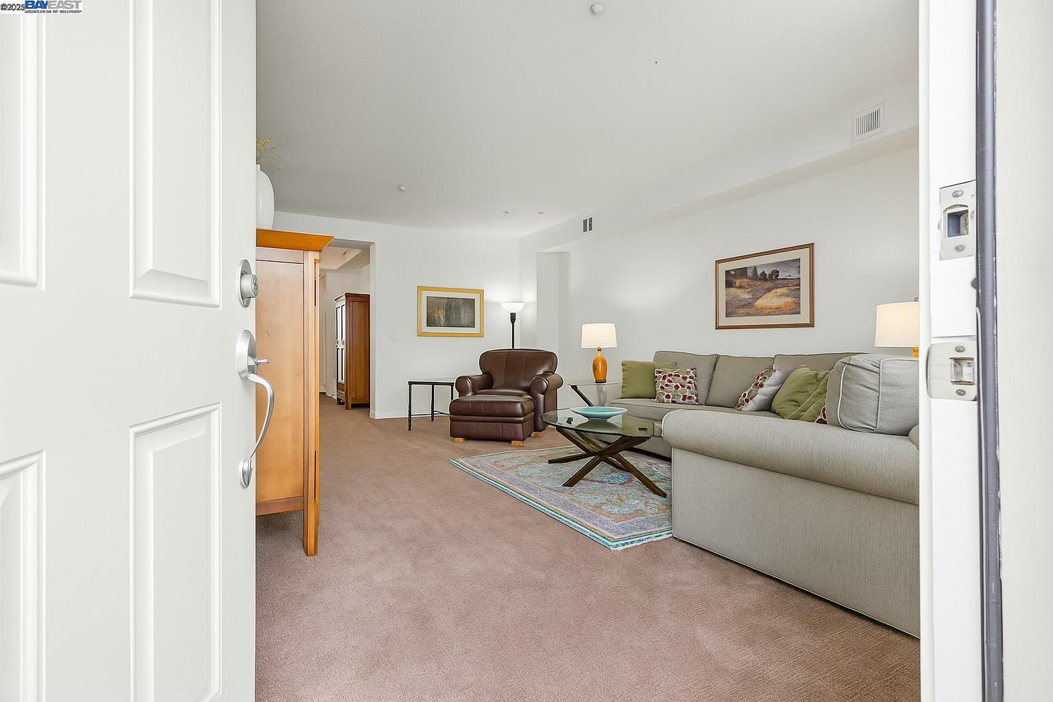 Photo #3: 41103097 Listing 