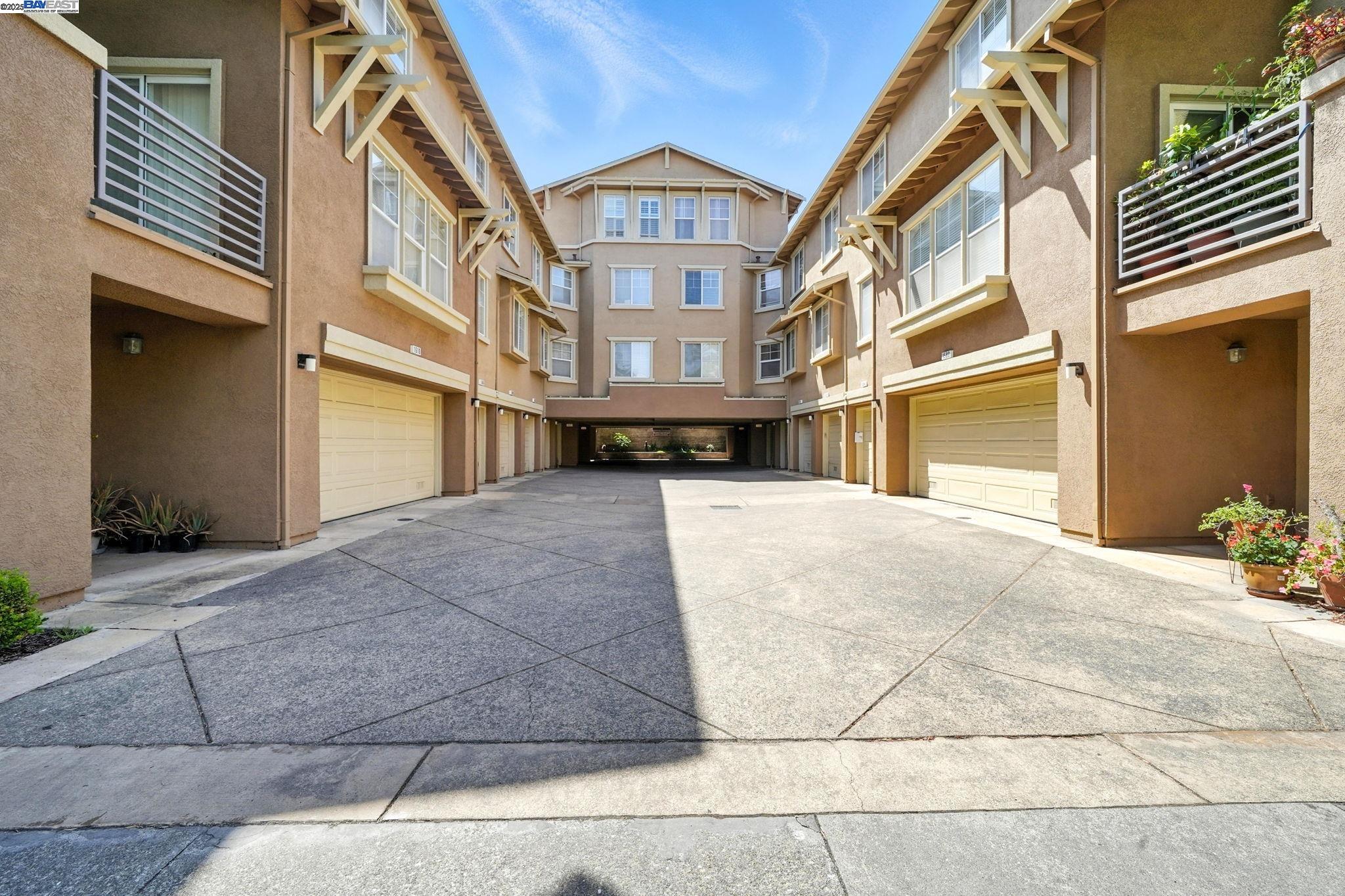Detail Gallery Image 22 of 35 For 1586 Tucker St #52,  Oakland,  CA 94603 - 2 Beds | 2/1 Baths