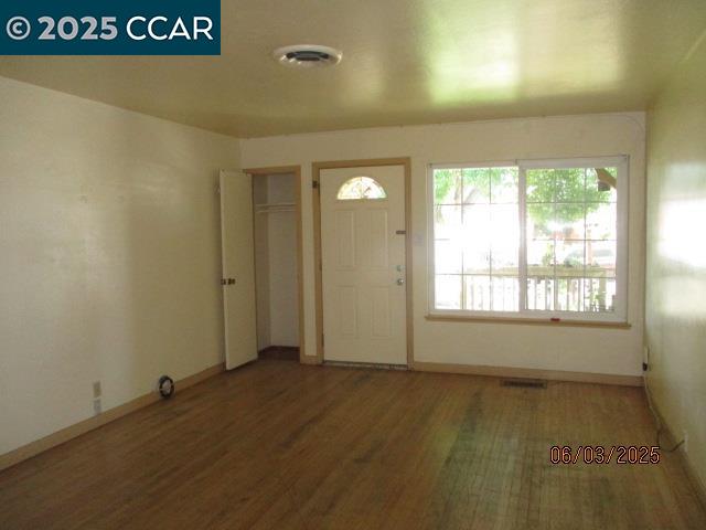 Detail Gallery Image 4 of 26 For 207 Thomas Way, Pittsburg,  CA 94565 - 3 Beds | 2 Baths