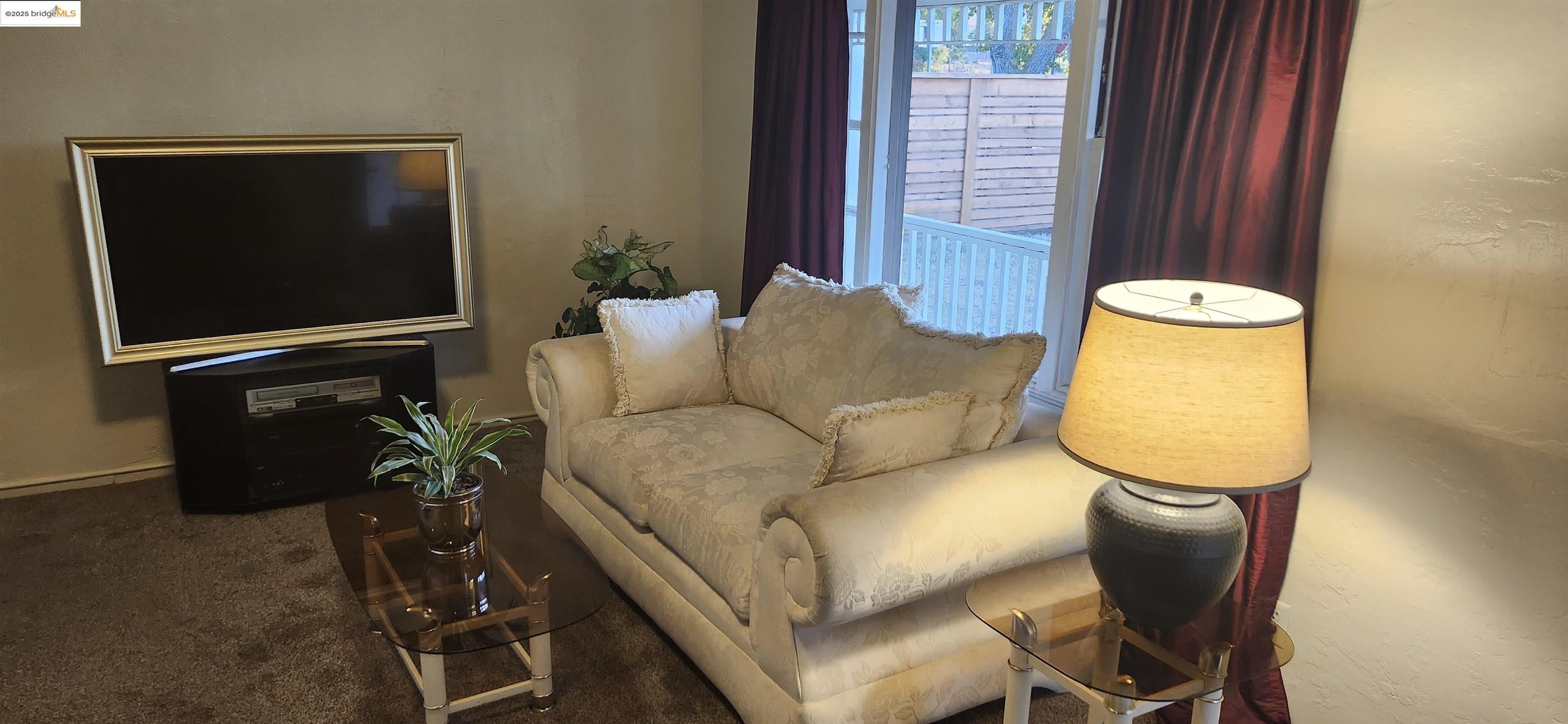 Detail Gallery Image 9 of 17 For 175 Clyde St, Pittsburg,  CA 94565 - 3 Beds | 1/1 Baths