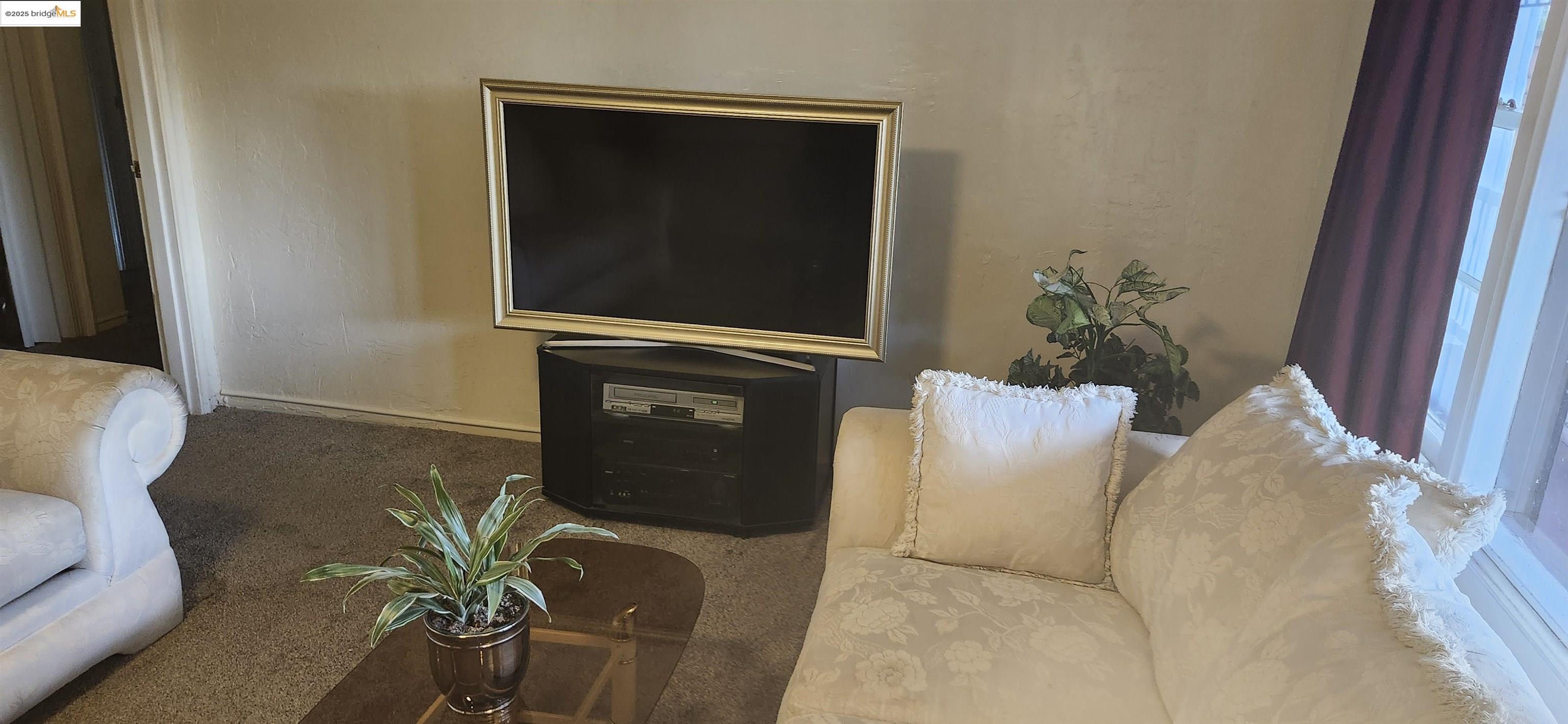 Detail Gallery Image 10 of 17 For 175 Clyde St, Pittsburg,  CA 94565 - 3 Beds | 1/1 Baths