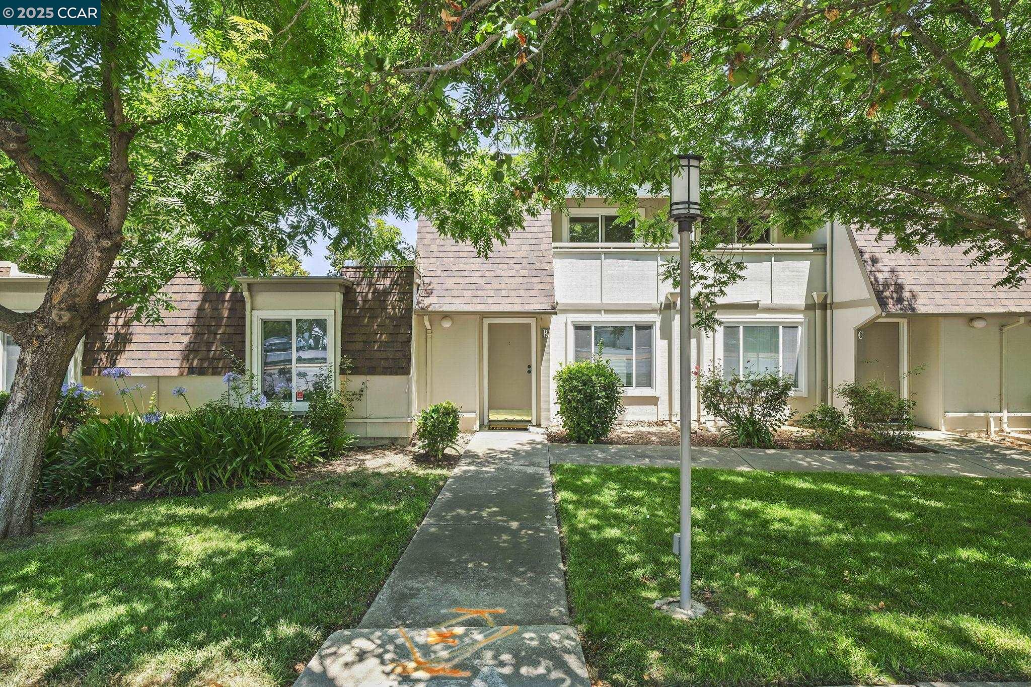 MLS: 41103102 Condo For Sale