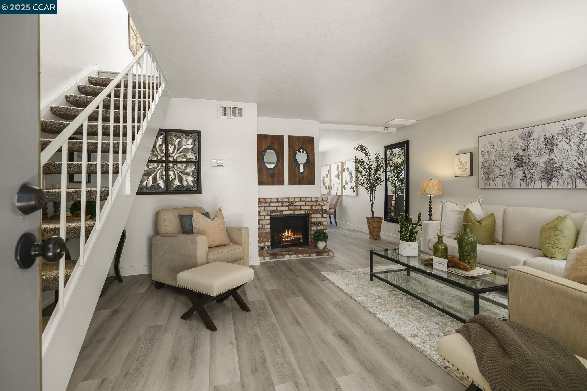 Photo #4: 41103102 Listing 