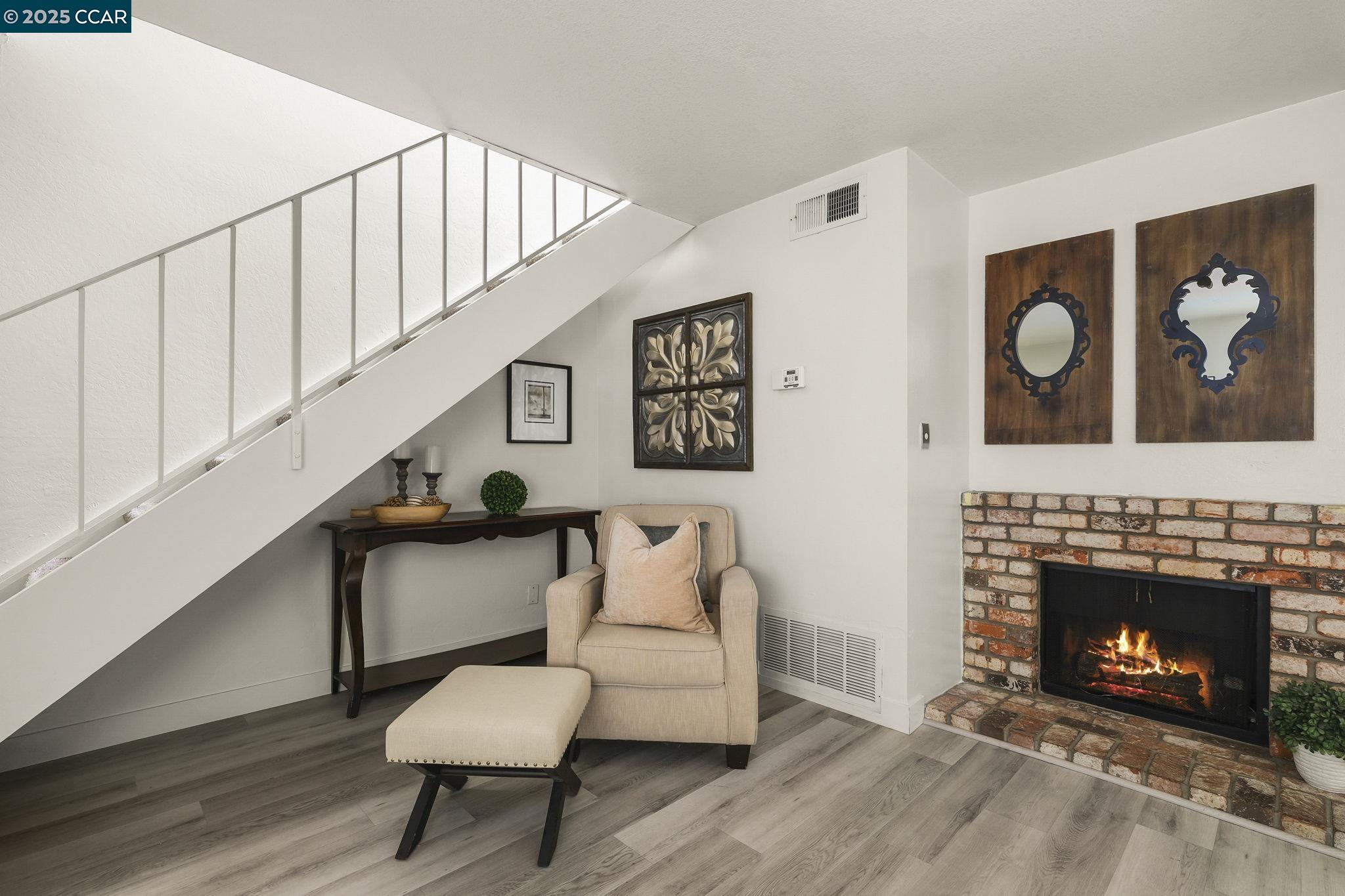 Photo #5: 41103102 Listing 