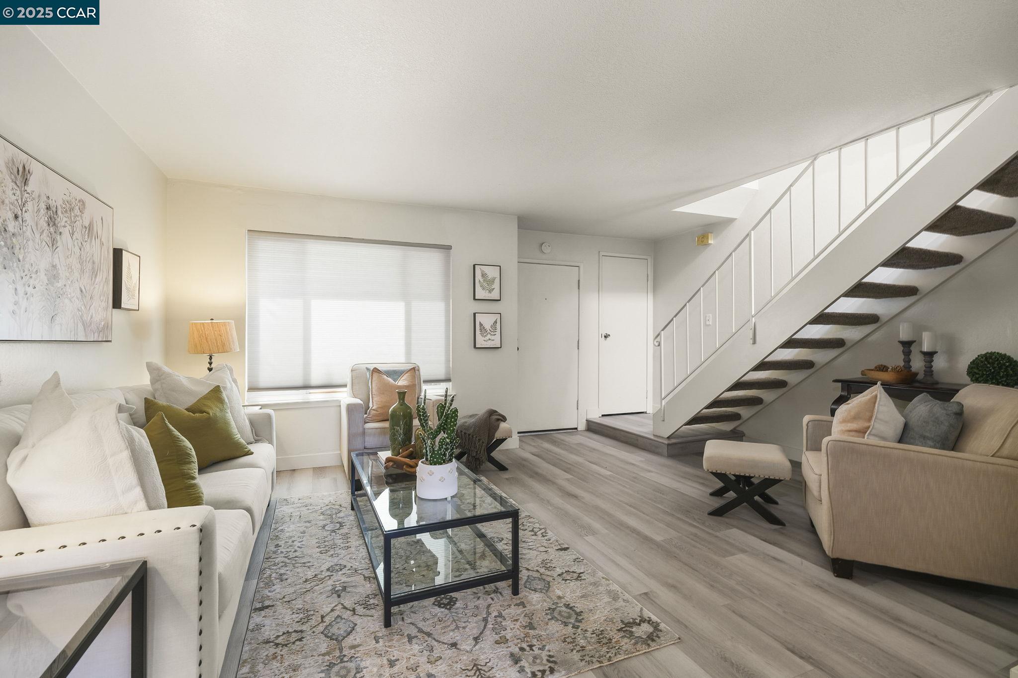 Photo #6: 41103102 Listing 
