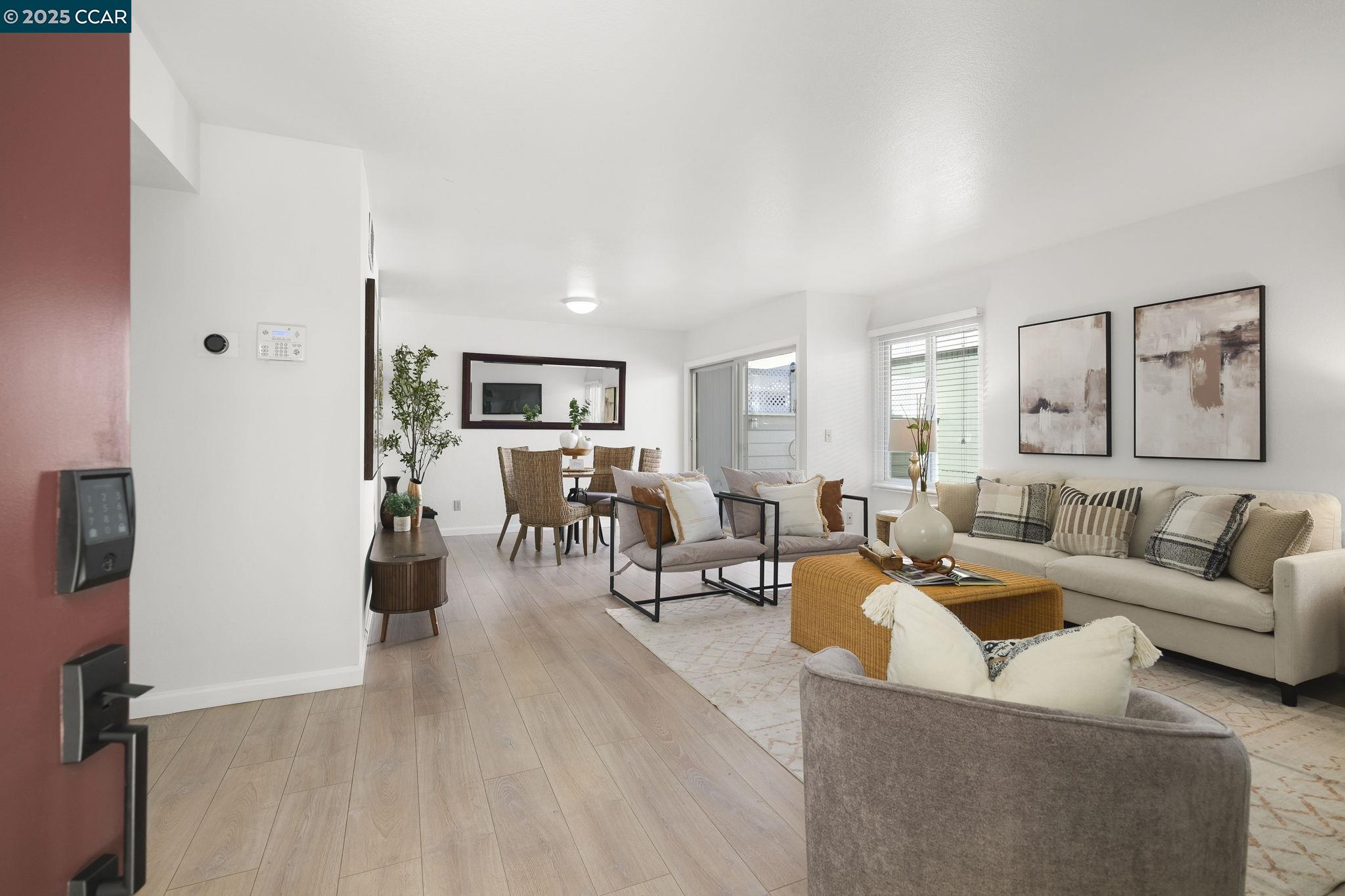 Photo #3: 41103105 Listing 