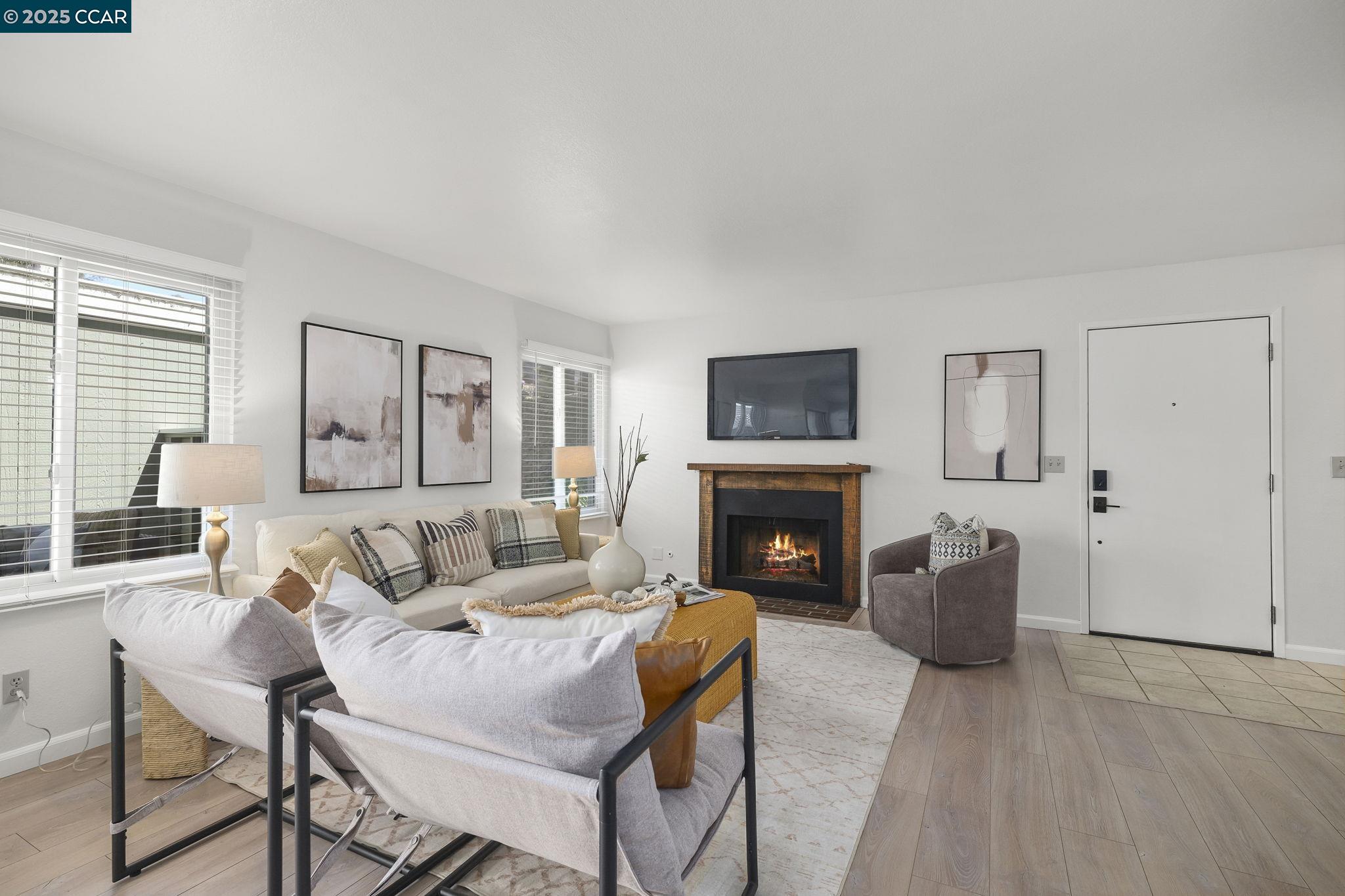 Photo #4: 41103105 Listing 