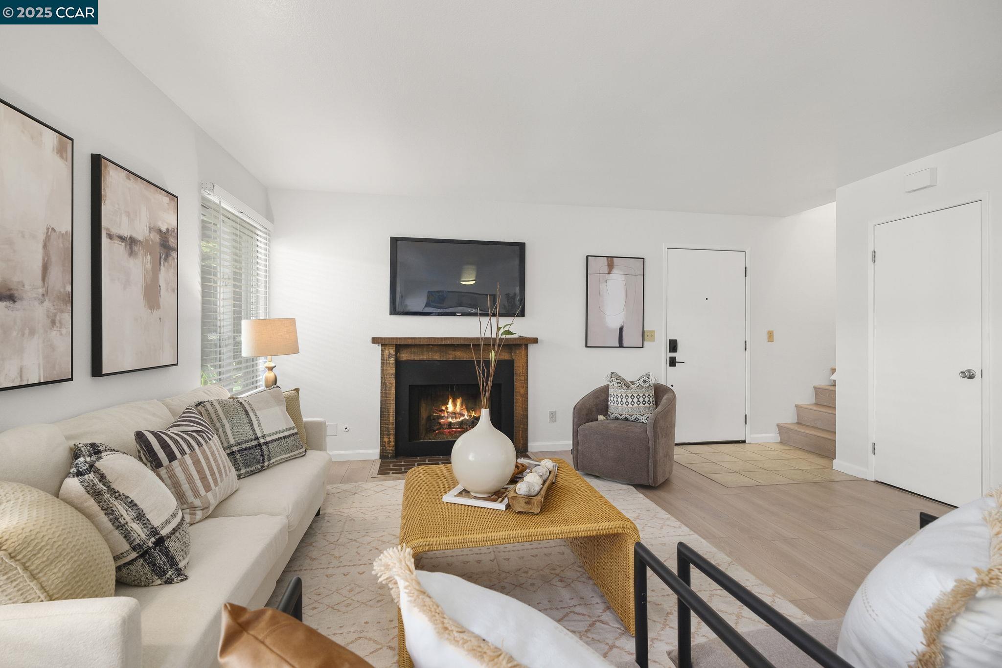 Photo #5: 41103105 Listing 