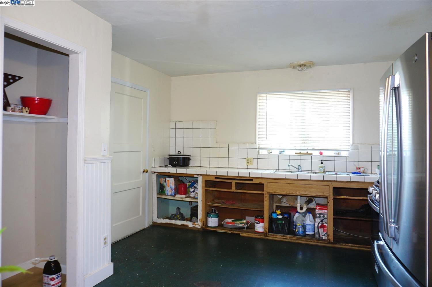Detail Gallery Image 11 of 39 For 1608 Virginia Place, San Jose,  CA 95116-2955 - 5 Beds | 2 Baths