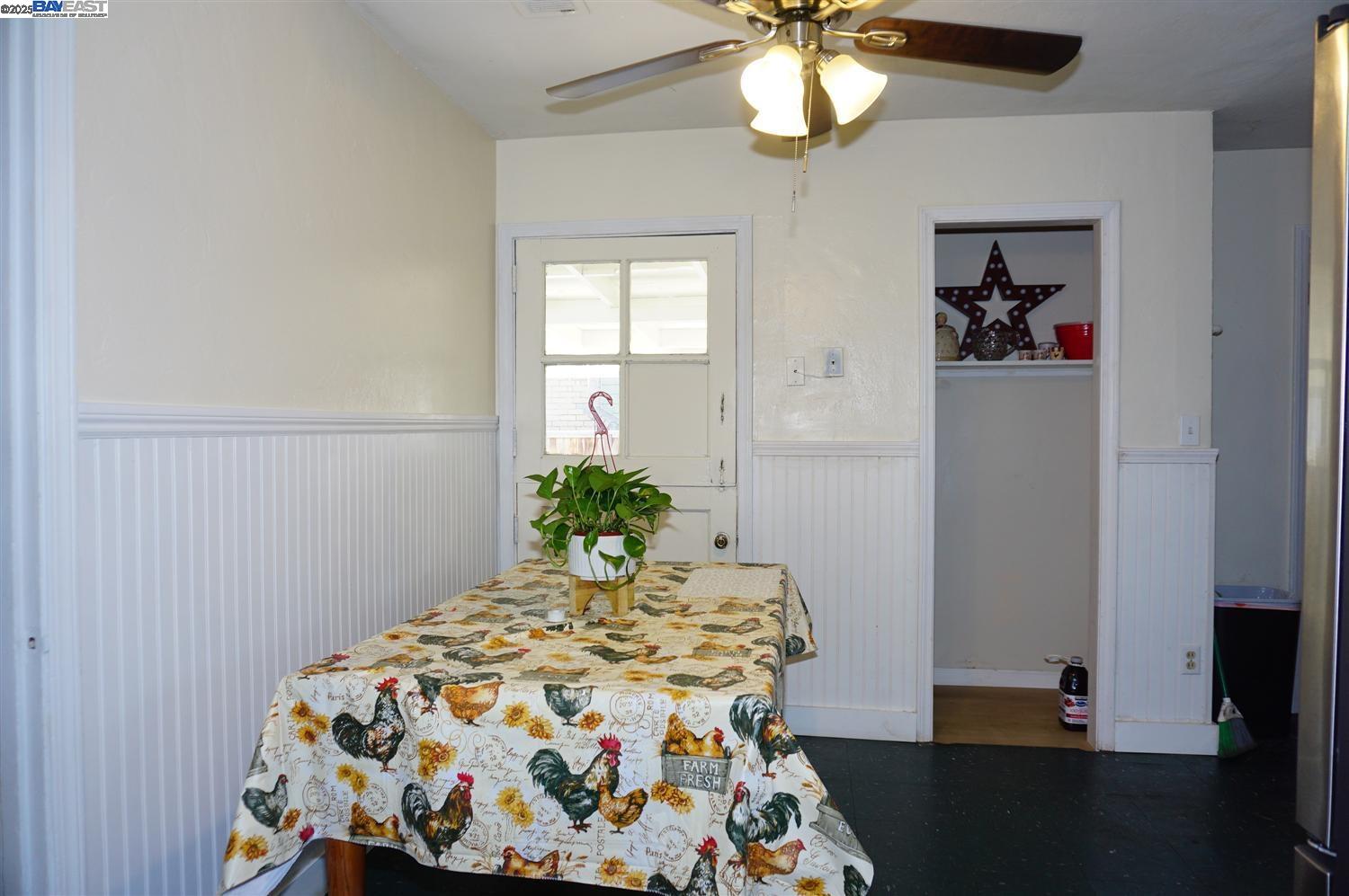 Detail Gallery Image 14 of 39 For 1608 Virginia Place, San Jose,  CA 95116-2955 - 5 Beds | 2 Baths