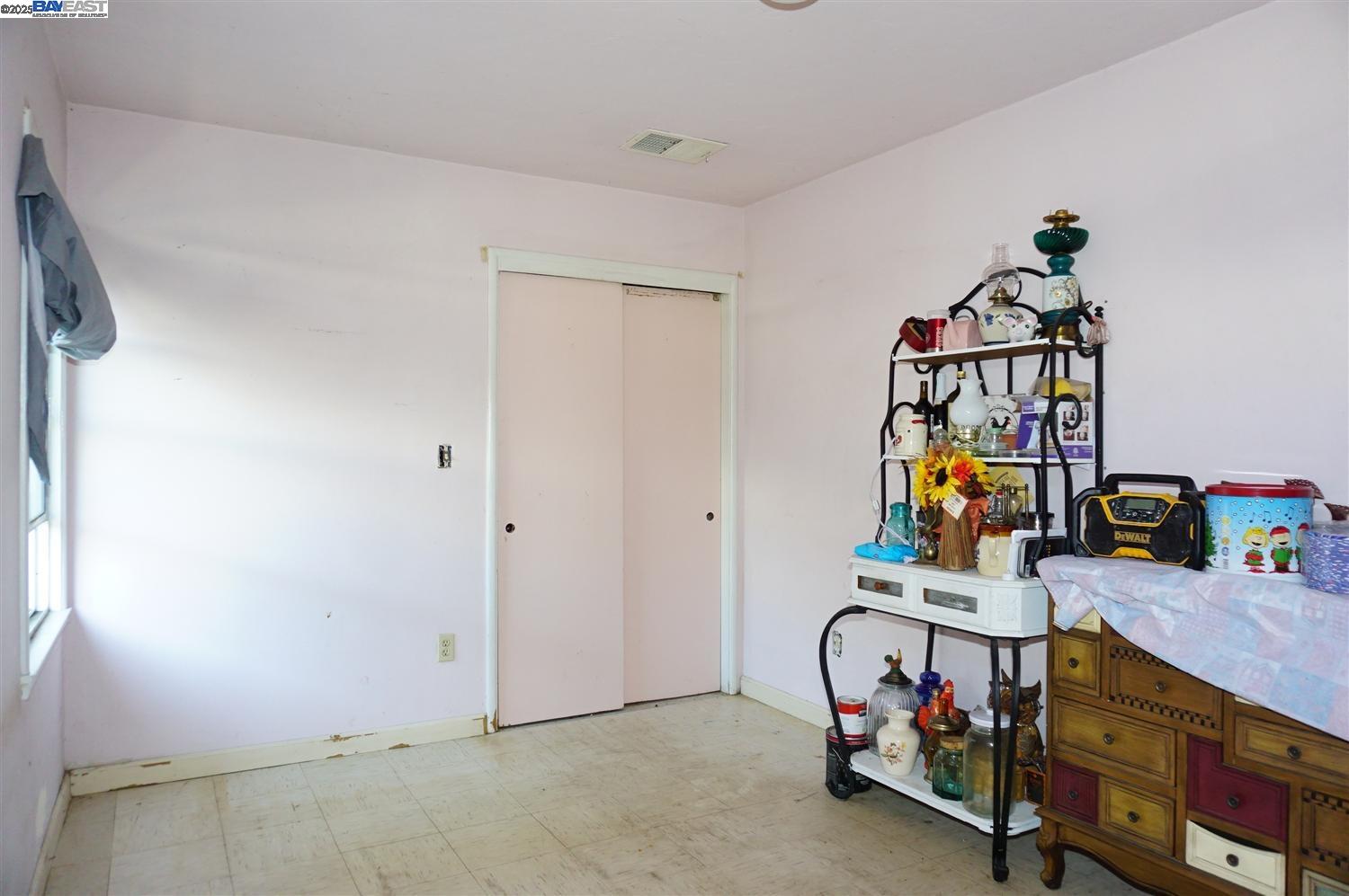 Detail Gallery Image 16 of 39 For 1608 Virginia Place, San Jose,  CA 95116-2955 - 5 Beds | 2 Baths