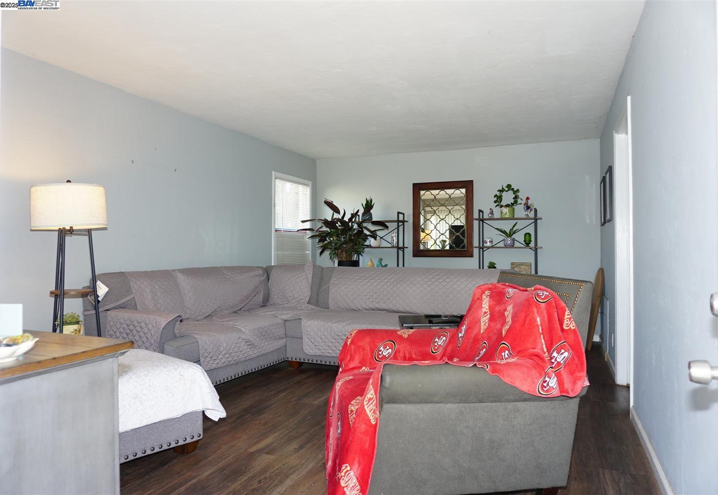 Detail Gallery Image 6 of 39 For 1608 Virginia Place, San Jose,  CA 95116-2955 - 5 Beds | 2 Baths