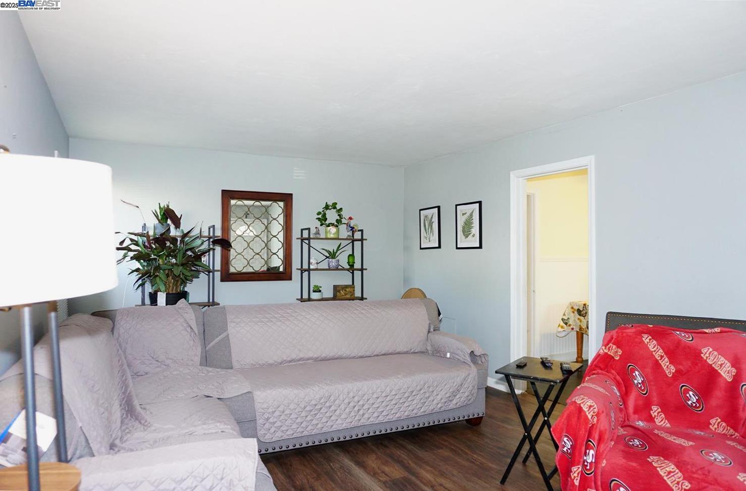 Detail Gallery Image 7 of 39 For 1608 Virginia Place, San Jose,  CA 95116-2955 - 5 Beds | 2 Baths