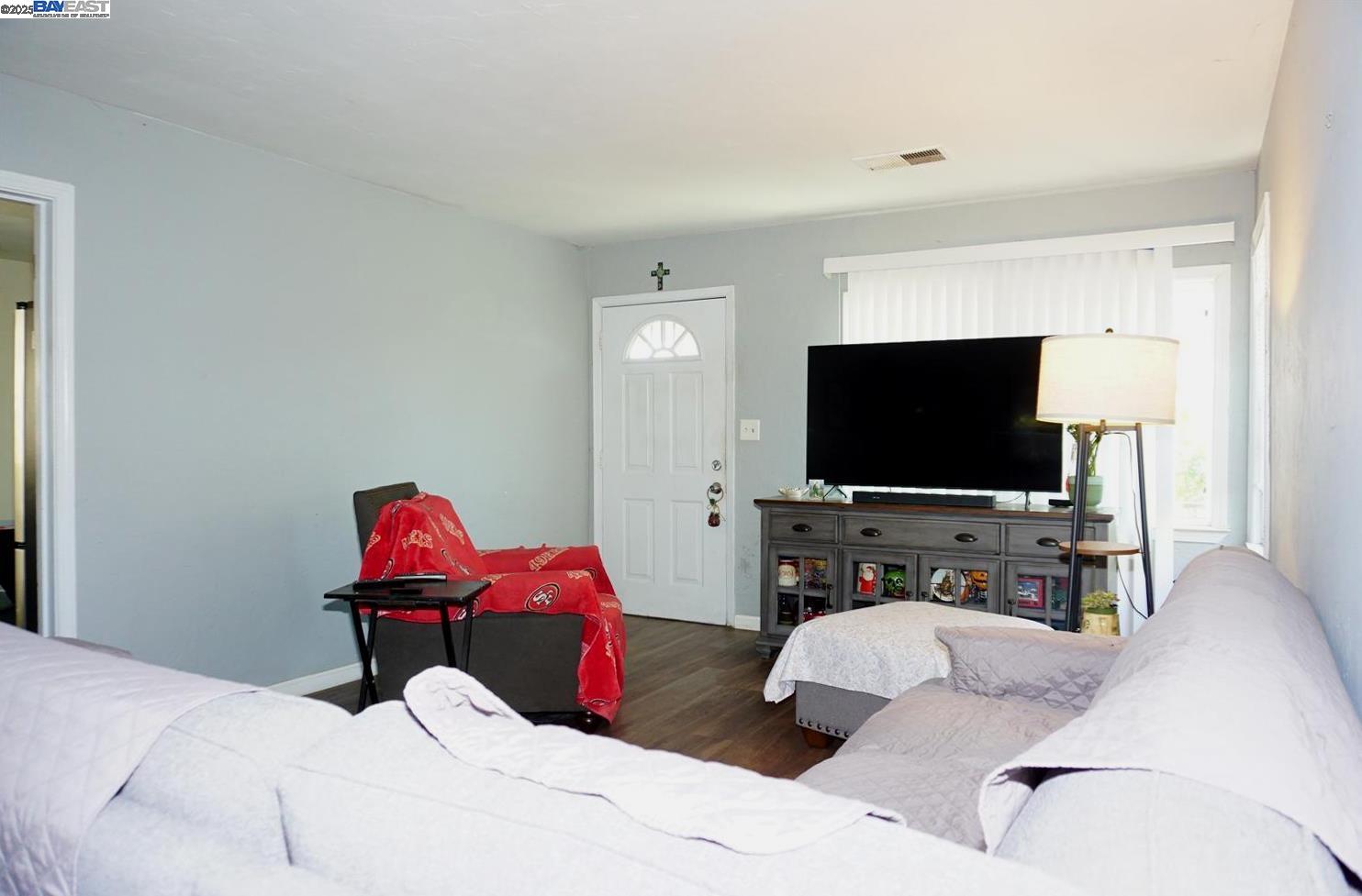 Detail Gallery Image 9 of 39 For 1608 Virginia Place, San Jose,  CA 95116-2955 - 5 Beds | 2 Baths