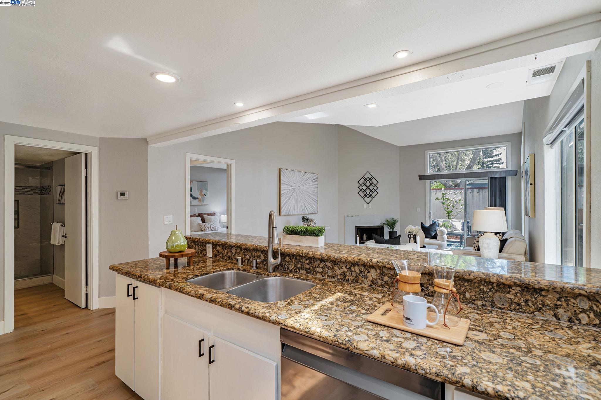 Detail Gallery Image 15 of 60 For 1549 Trimingham Drive, Pleasanton,  CA 94566-8425 - 3 Beds | 3 Baths