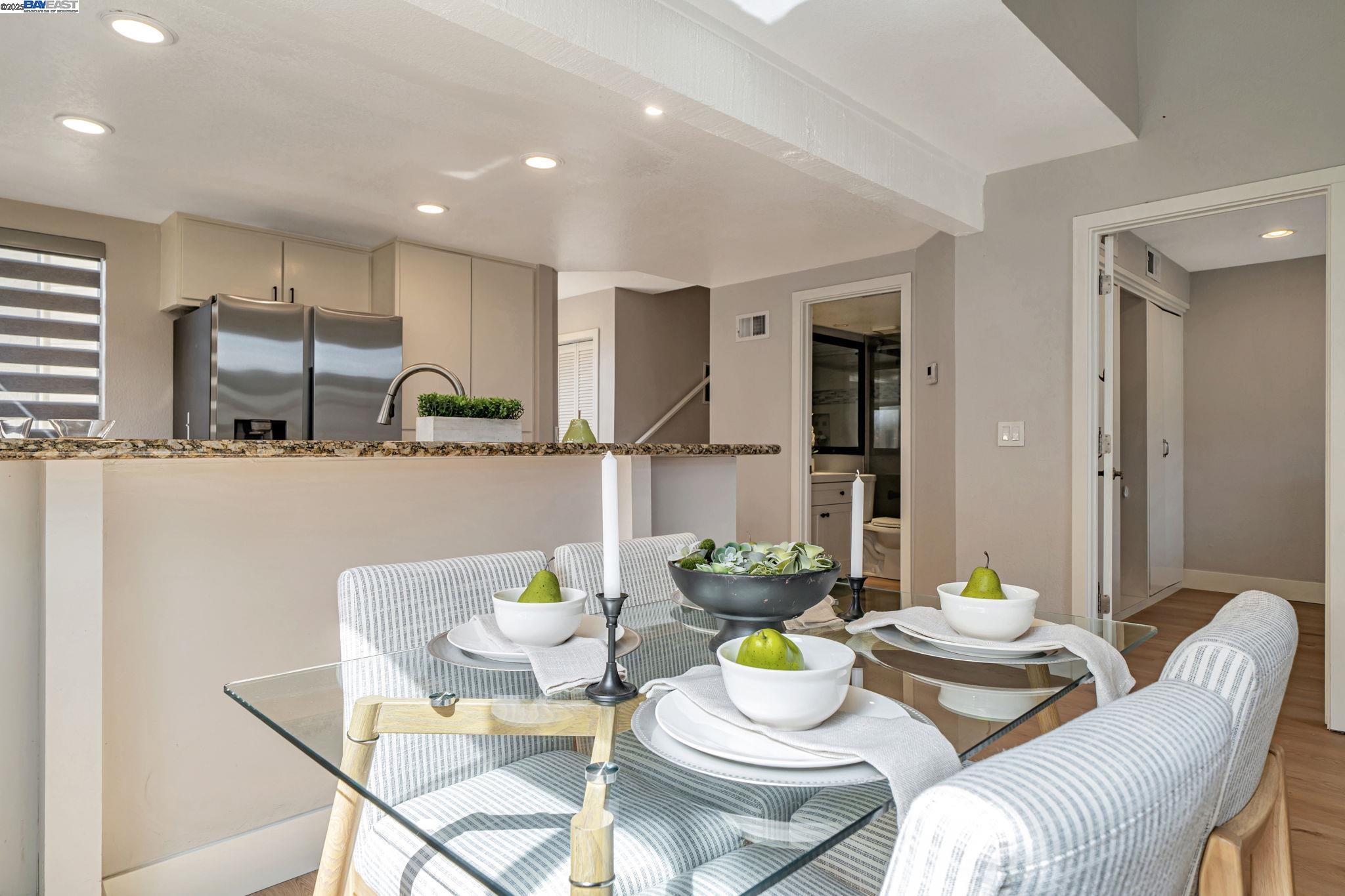 Detail Gallery Image 19 of 60 For 1549 Trimingham Drive, Pleasanton,  CA 94566-8425 - 3 Beds | 3 Baths
