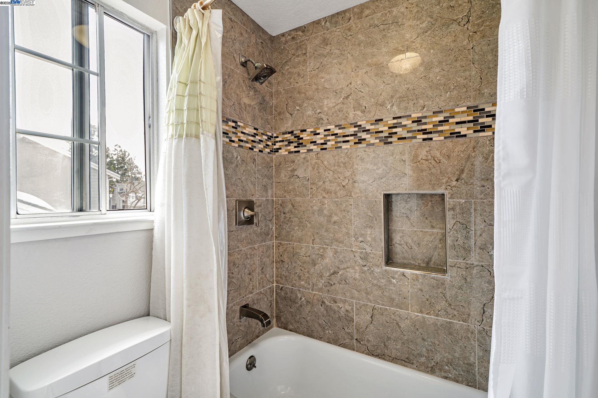 Detail Gallery Image 39 of 60 For 1549 Trimingham Drive, Pleasanton,  CA 94566-8425 - 3 Beds | 3 Baths