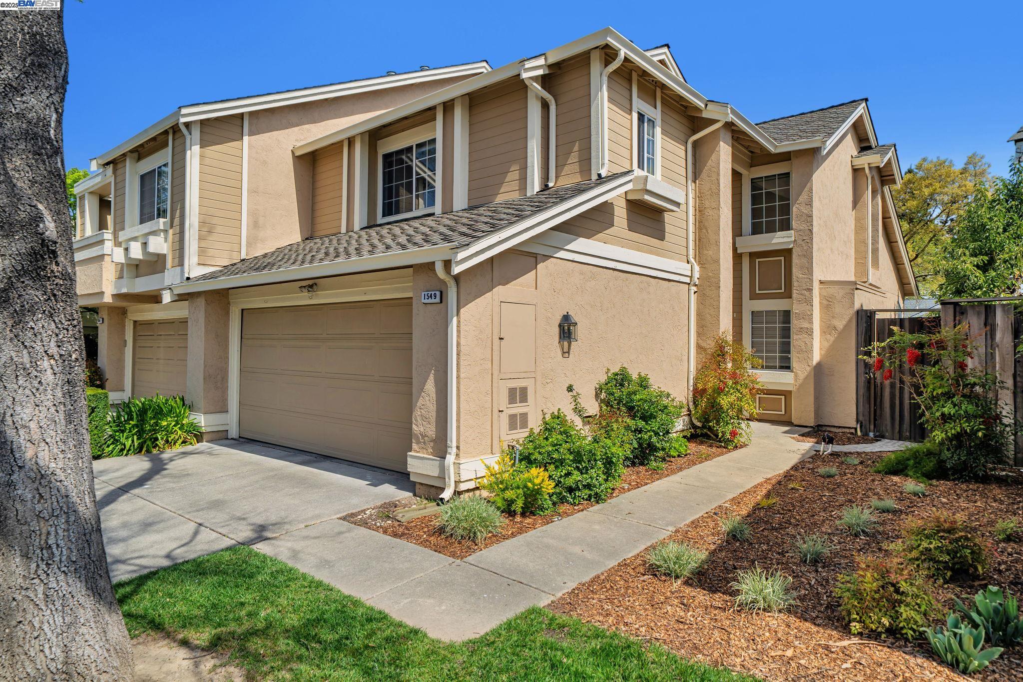 Detail Gallery Image 5 of 60 For 1549 Trimingham Drive, Pleasanton,  CA 94566-8425 - 3 Beds | 3 Baths