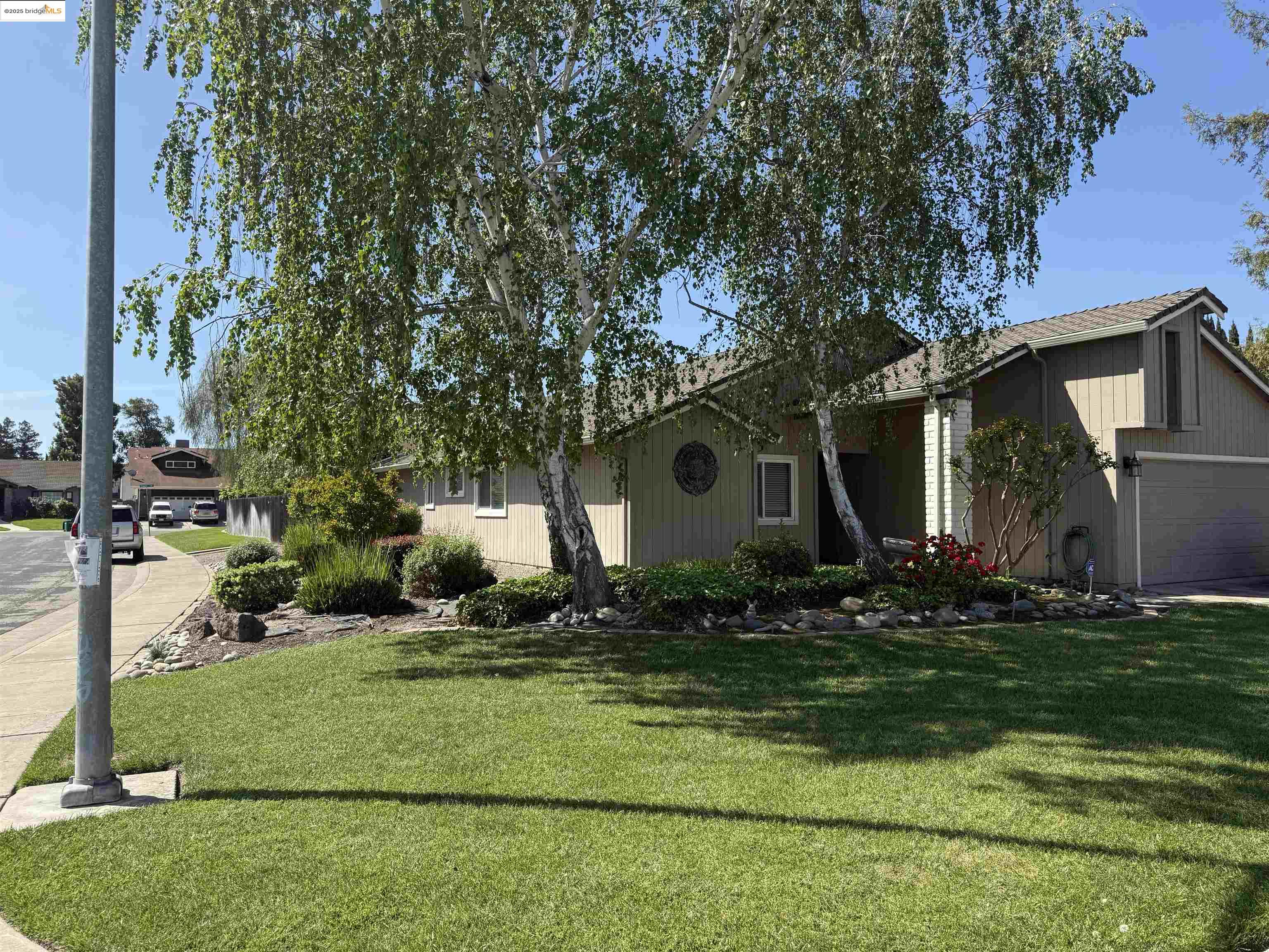 Thumbnail for 1006 Shadow Creek Dr, Stockton, CA 95209
