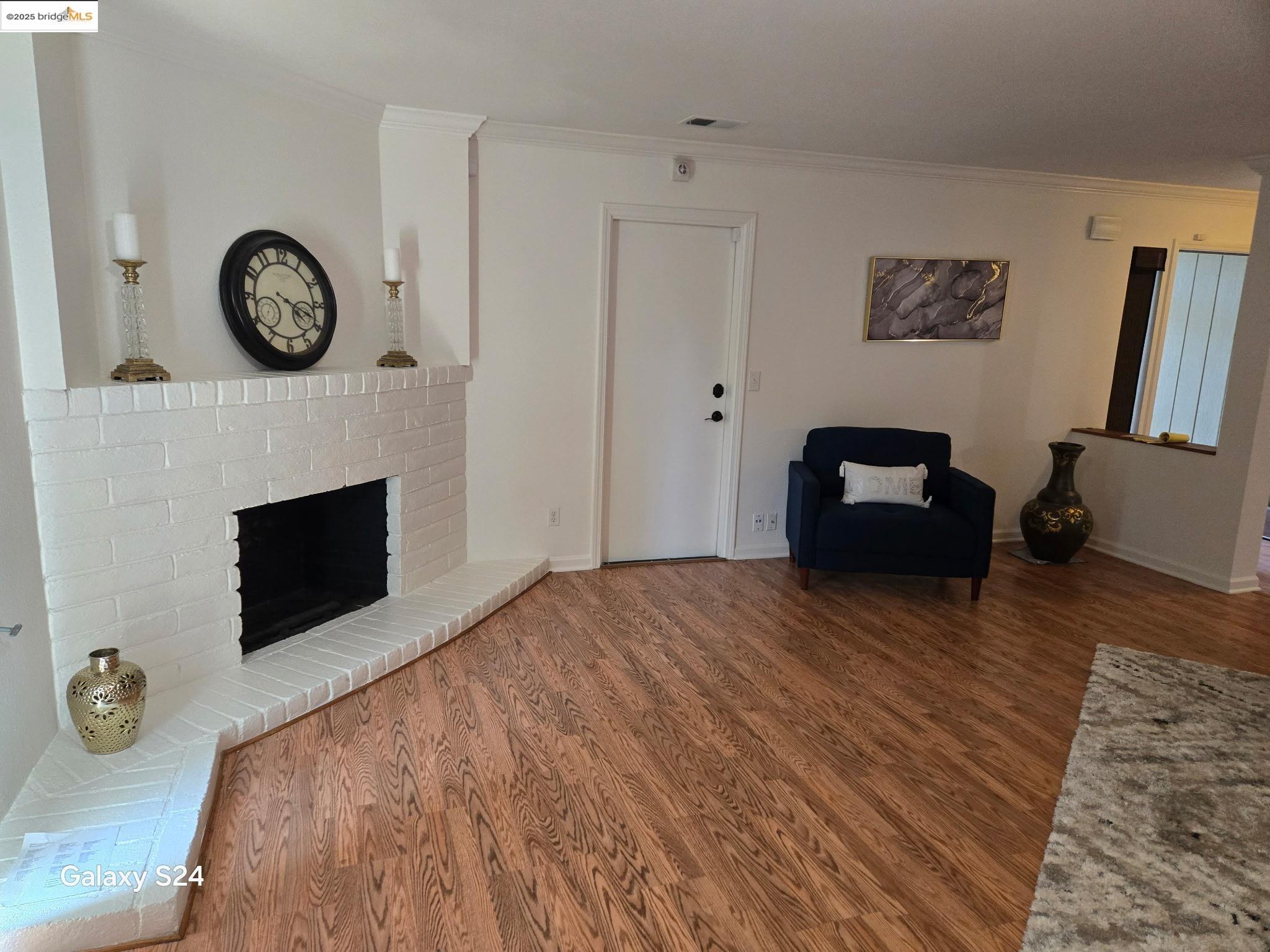 Detail Gallery Image 4 of 8 For 1006 Shadow Creek Dr, Stockton,  CA 95209 - 3 Beds | 2 Baths