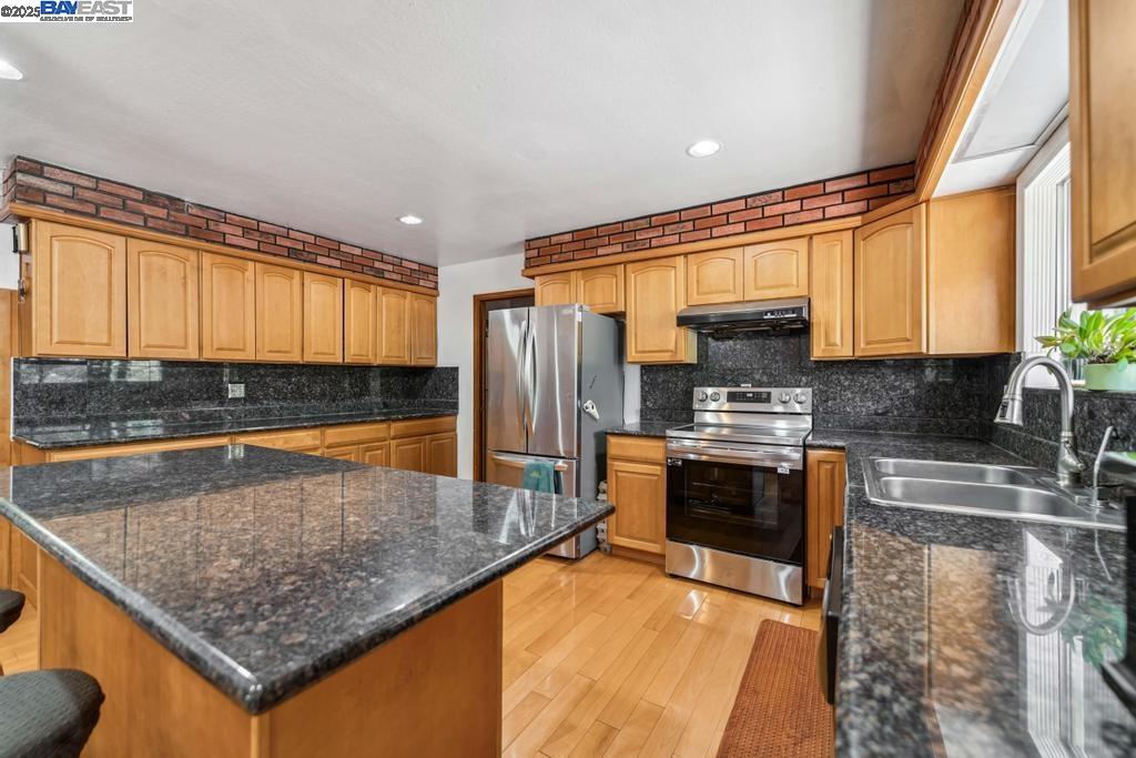 Detail Gallery Image 18 of 48 For 6312 Paloverde Rd, Castro Valley,  CA 94552 - 3 Beds | 2 Baths