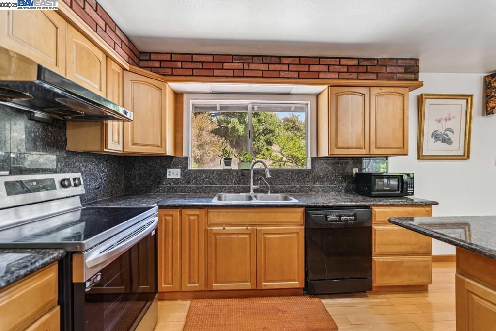Detail Gallery Image 19 of 48 For 6312 Paloverde Rd, Castro Valley,  CA 94552 - 3 Beds | 2 Baths