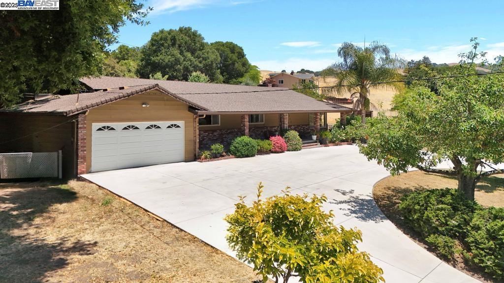 Detail Gallery Image 3 of 48 For 6312 Paloverde Rd, Castro Valley,  CA 94552 - 3 Beds | 2 Baths