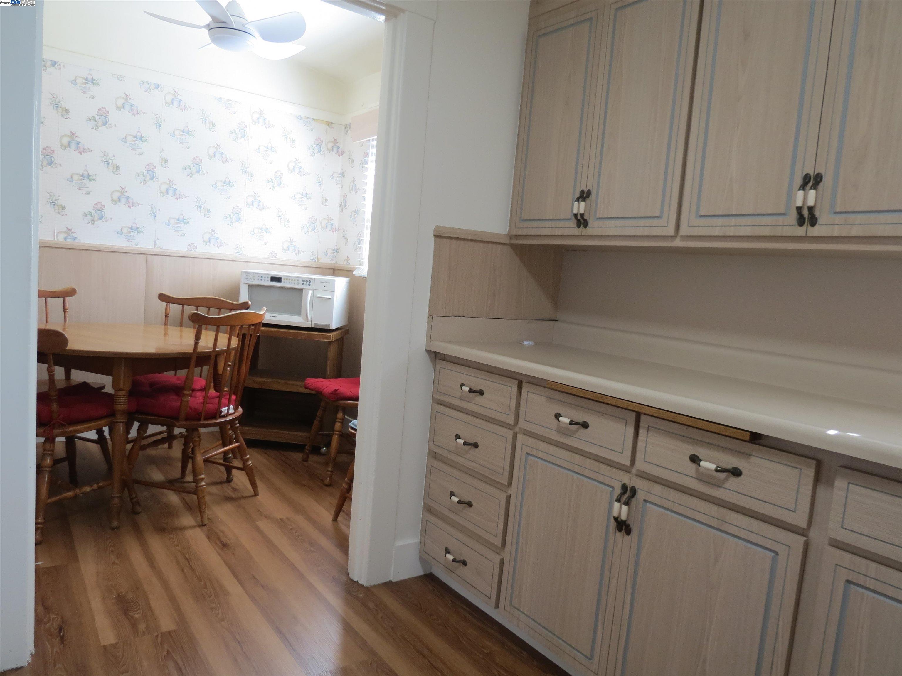 Detail Gallery Image 13 of 18 For 2635 19th Ave, Oakland,  CA 94606 - 3 Beds | 1 Baths