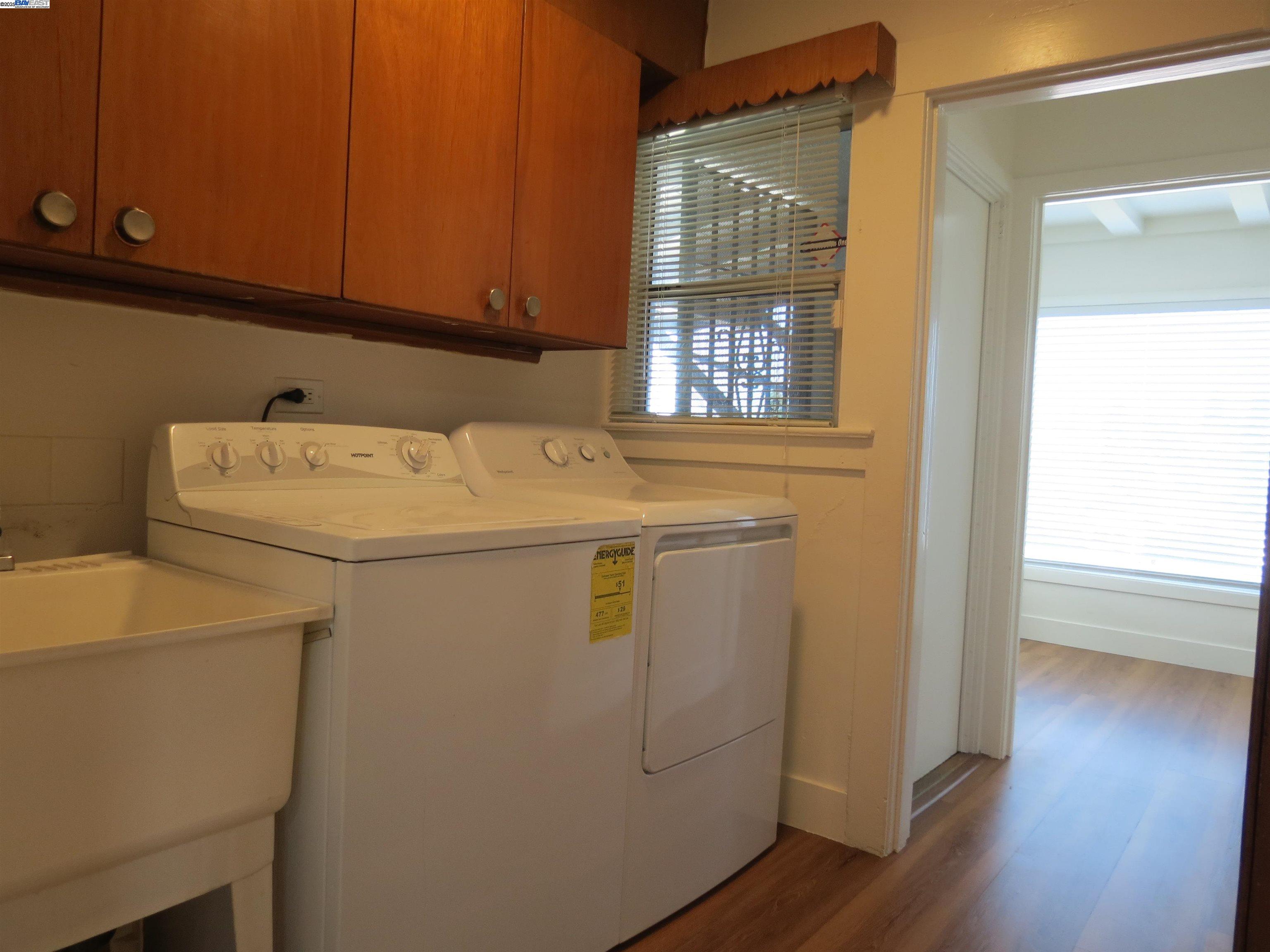 Detail Gallery Image 14 of 18 For 2635 19th Ave, Oakland,  CA 94606 - 3 Beds | 1 Baths