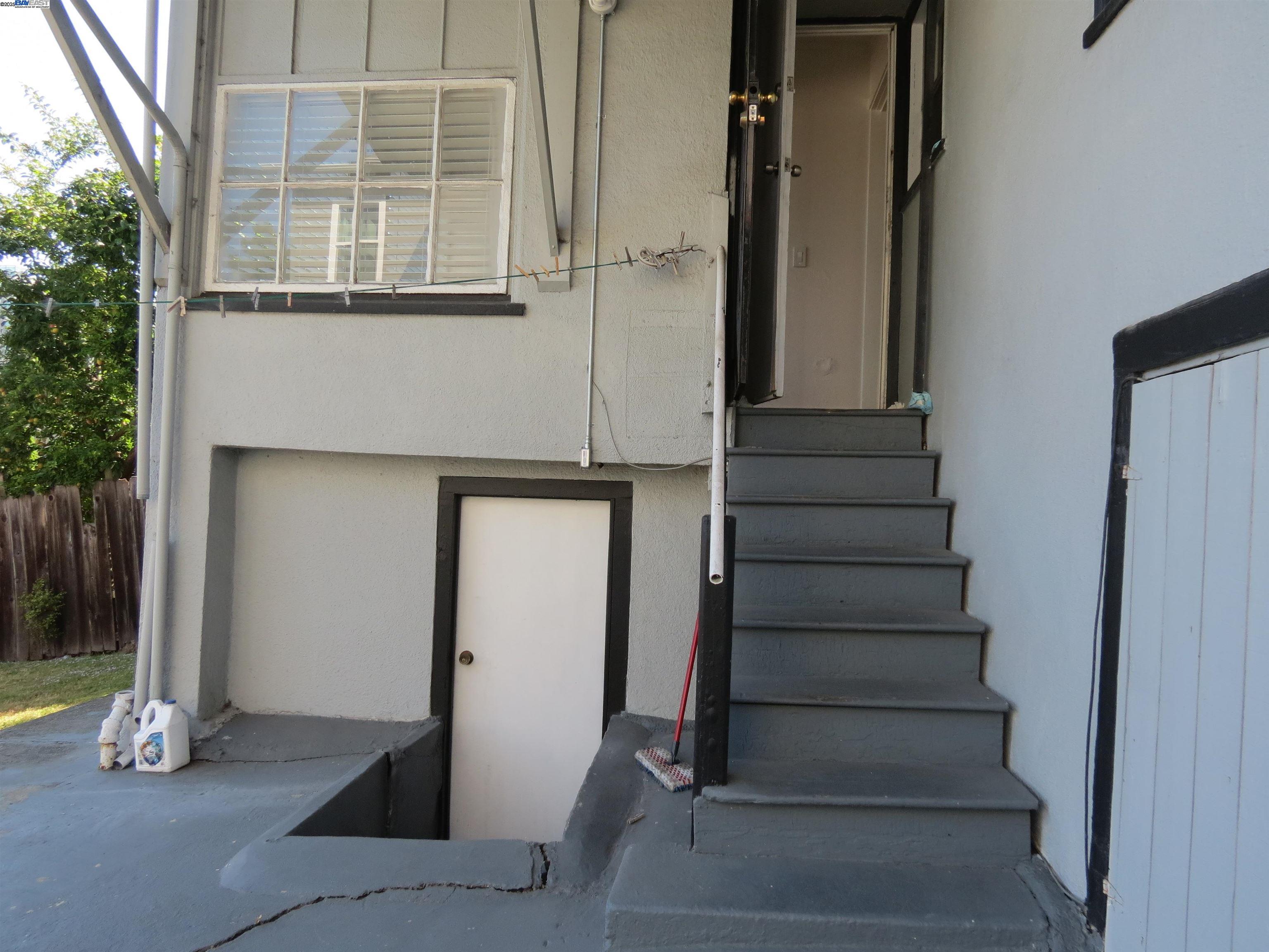 Detail Gallery Image 18 of 18 For 2635 19th Ave, Oakland,  CA 94606 - 3 Beds | 1 Baths