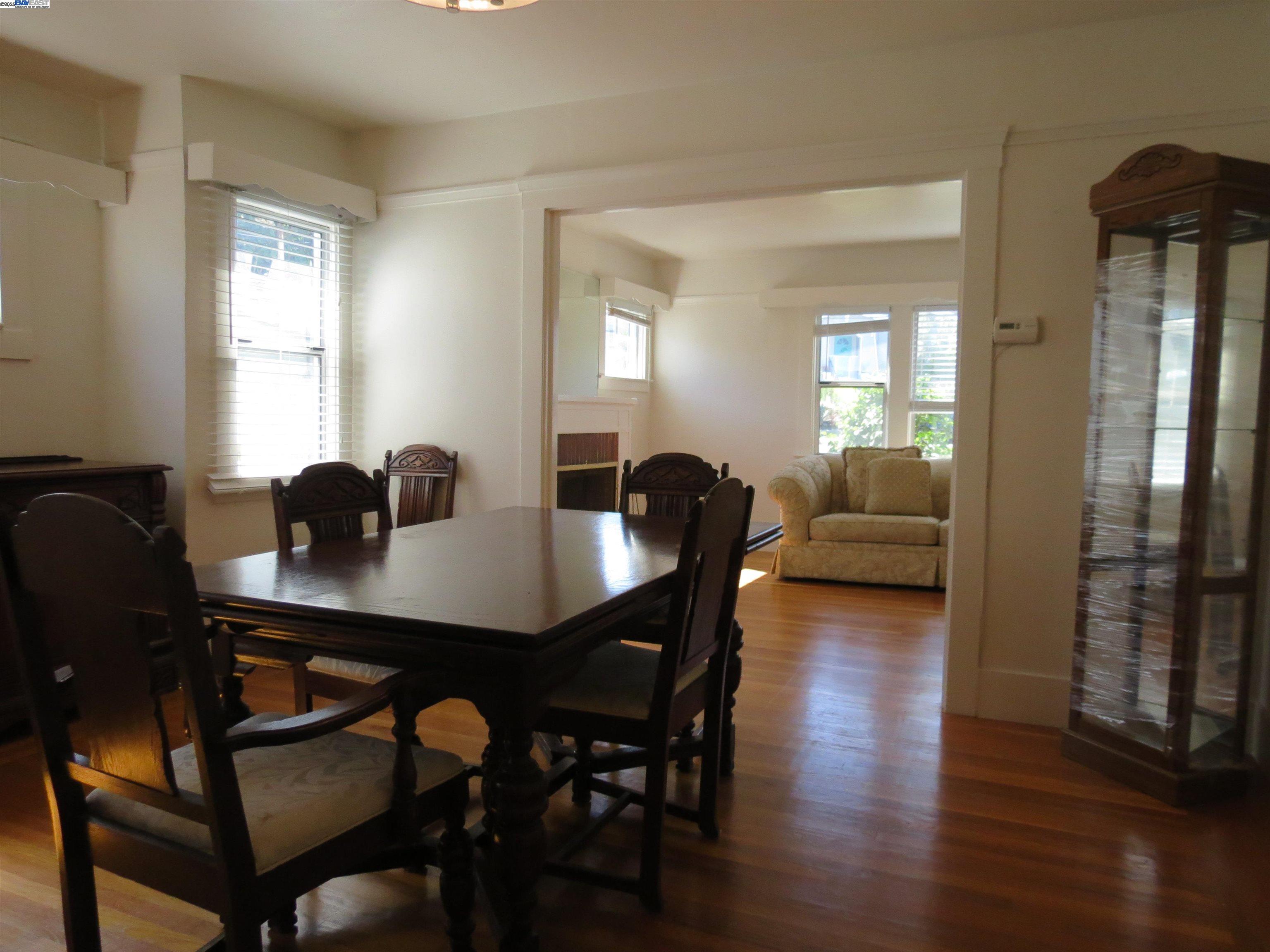 Detail Gallery Image 7 of 18 For 2635 19th Ave, Oakland,  CA 94606 - 3 Beds | 1 Baths