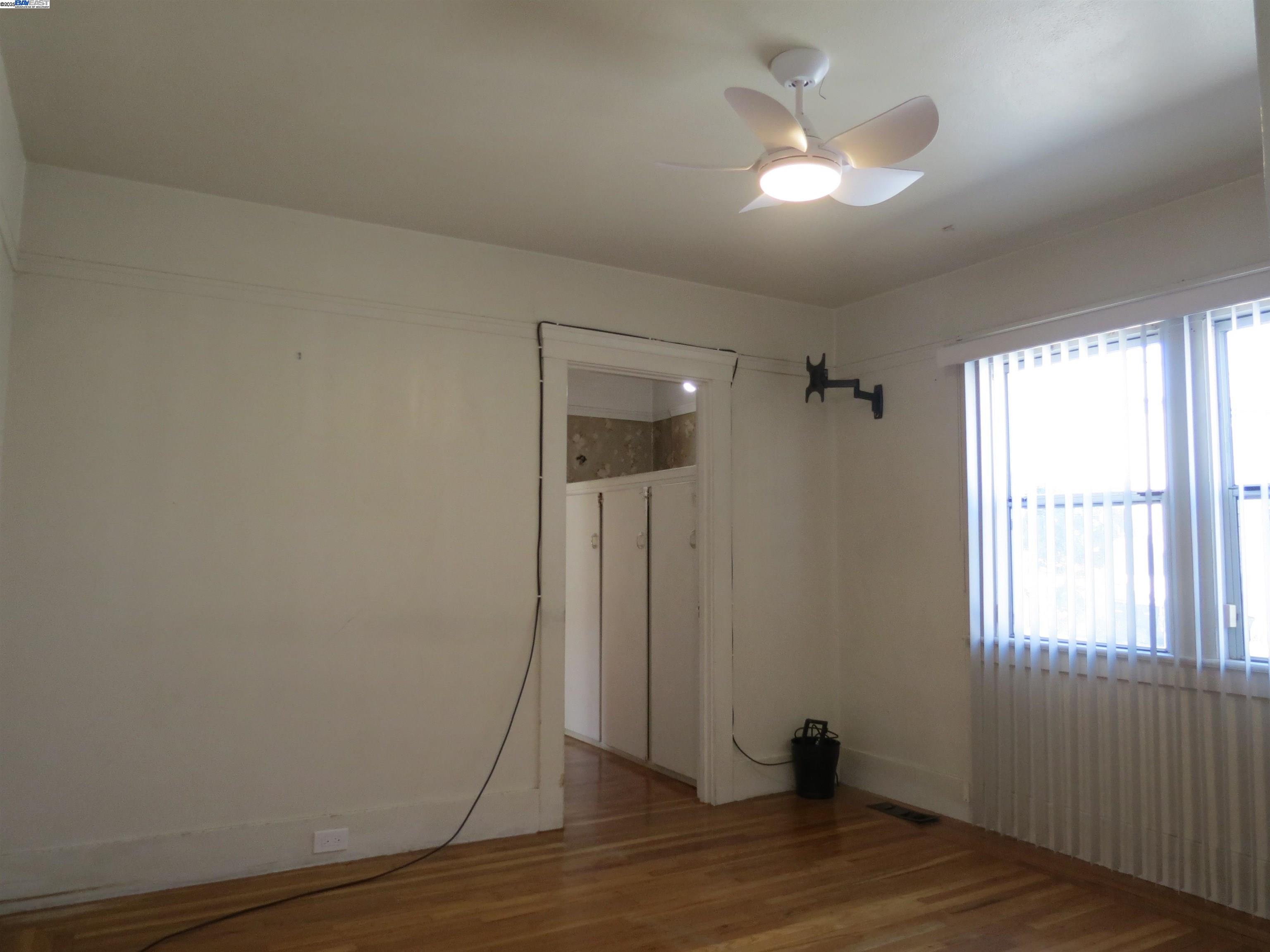 Detail Gallery Image 9 of 18 For 2635 19th Ave, Oakland,  CA 94606 - 3 Beds | 1 Baths