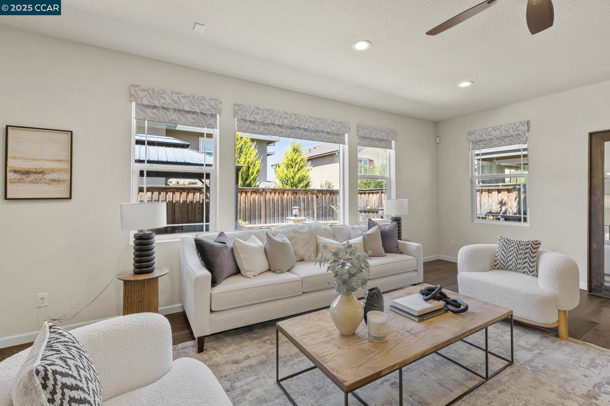 Detail Gallery Image 11 of 58 For 589 W Huntington Ave, Mountain House,  CA 95391 - 5 Beds | 4/1 Baths