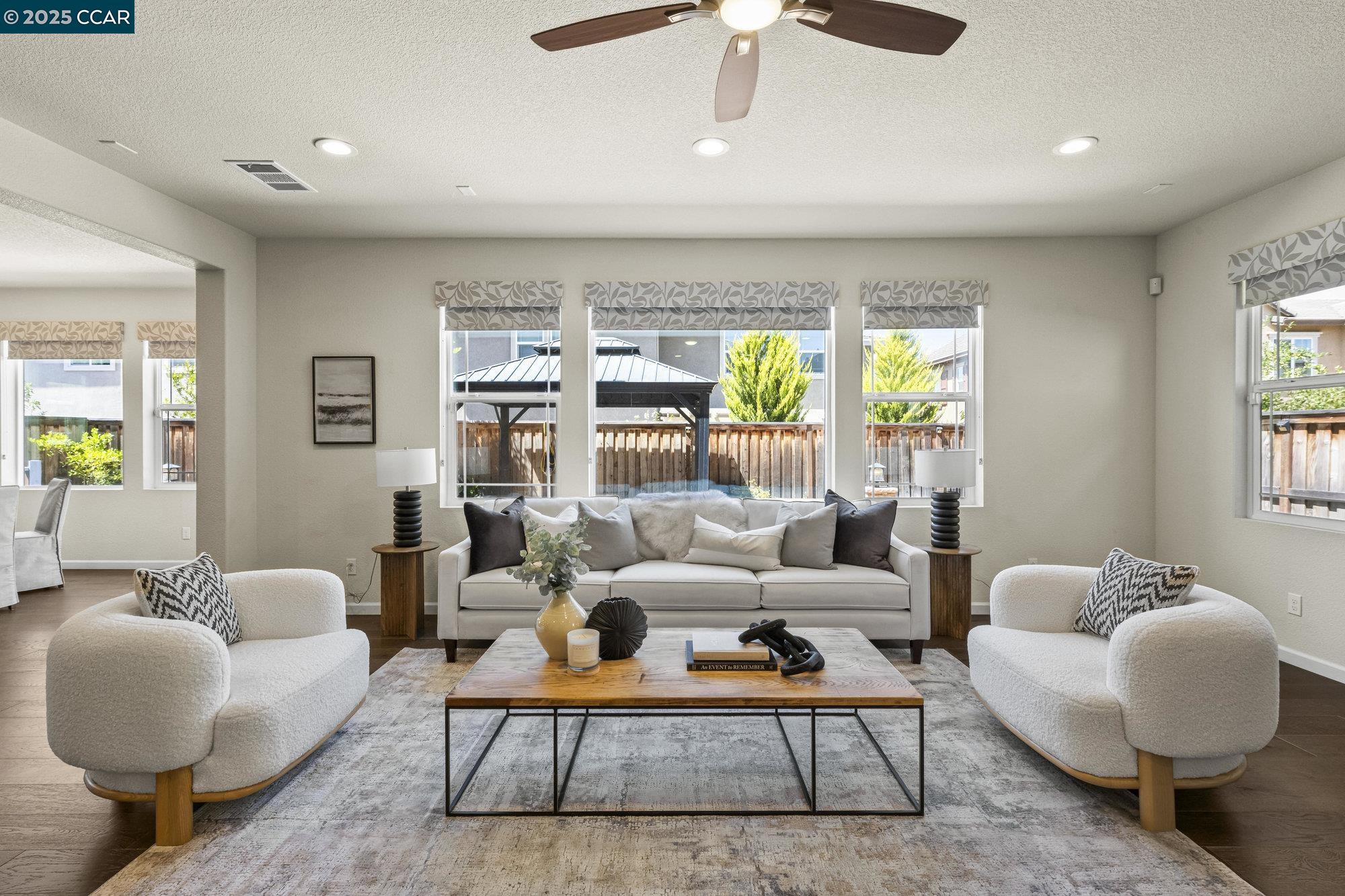 Detail Gallery Image 12 of 58 For 589 W Huntington Ave, Mountain House,  CA 95391 - 5 Beds | 4/1 Baths