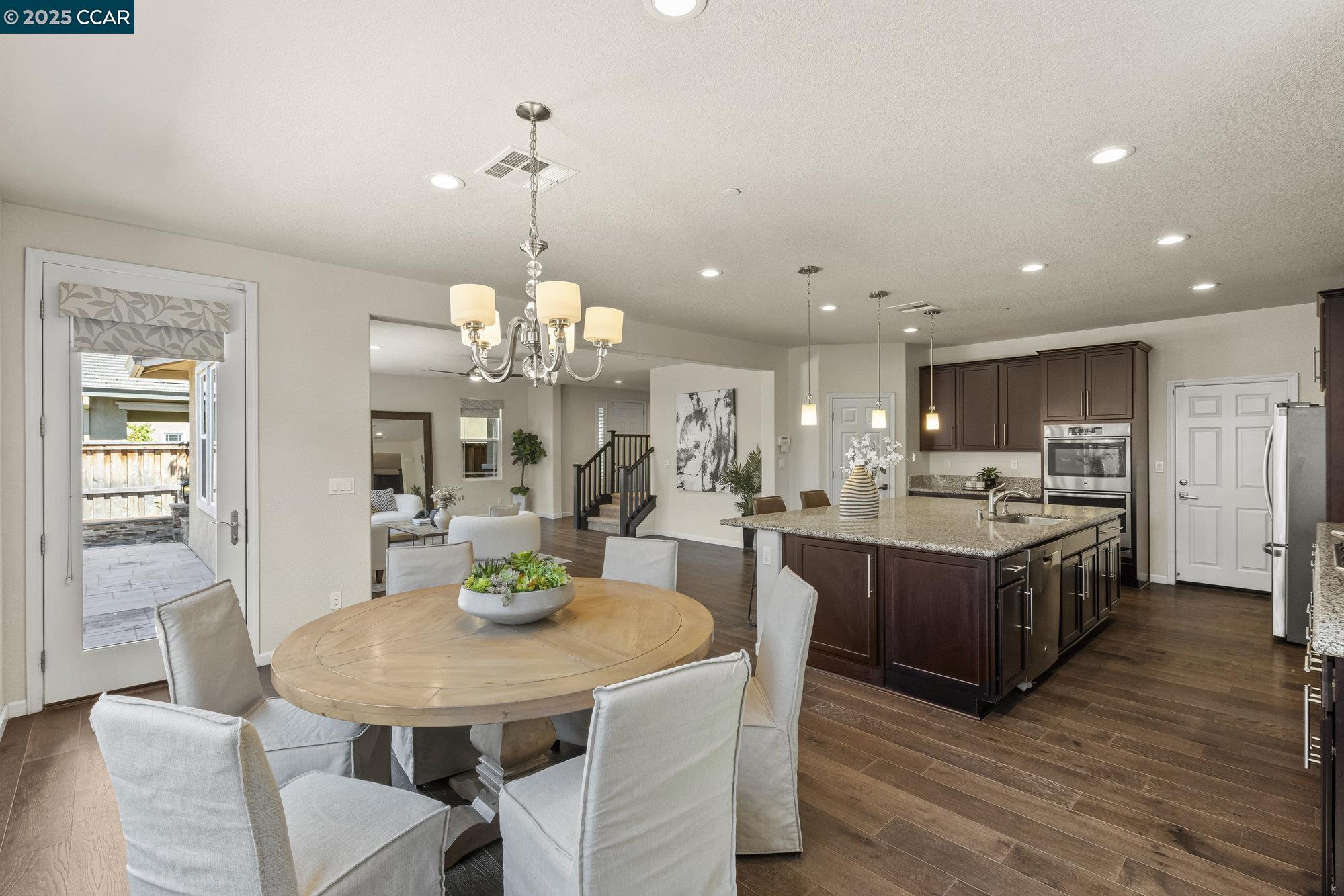 Detail Gallery Image 15 of 58 For 589 W Huntington Ave, Mountain House,  CA 95391 - 5 Beds | 4/1 Baths