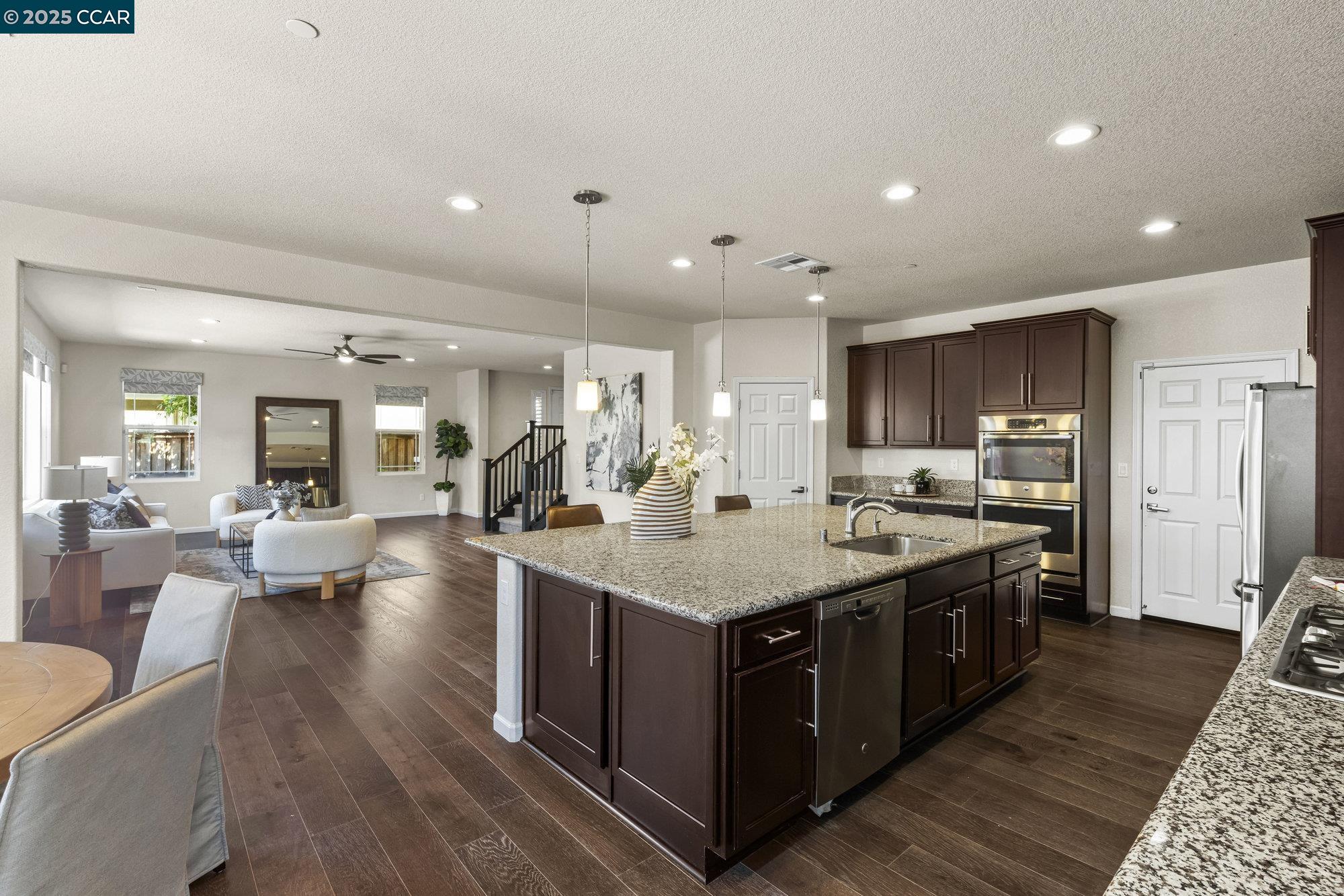 Detail Gallery Image 19 of 58 For 589 W Huntington Ave, Mountain House,  CA 95391 - 5 Beds | 4/1 Baths
