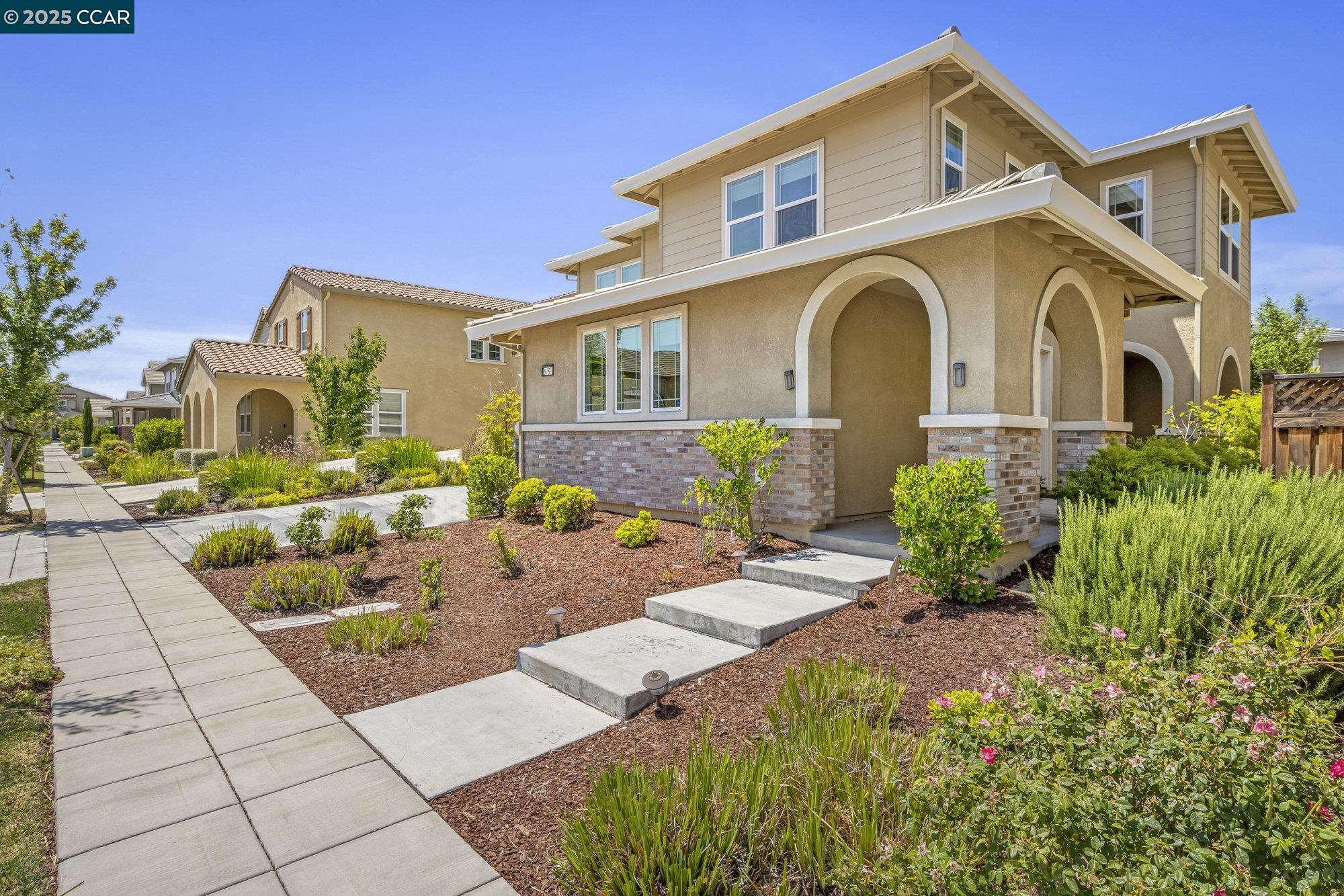 Detail Gallery Image 3 of 58 For 589 W Huntington Ave, Mountain House,  CA 95391 - 5 Beds | 4/1 Baths