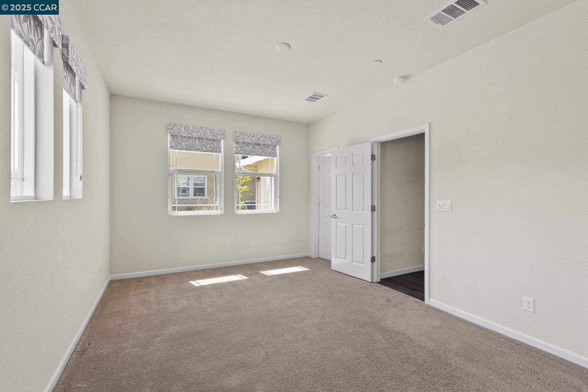 Detail Gallery Image 31 of 58 For 589 W Huntington Ave, Mountain House,  CA 95391 - 5 Beds | 4/1 Baths