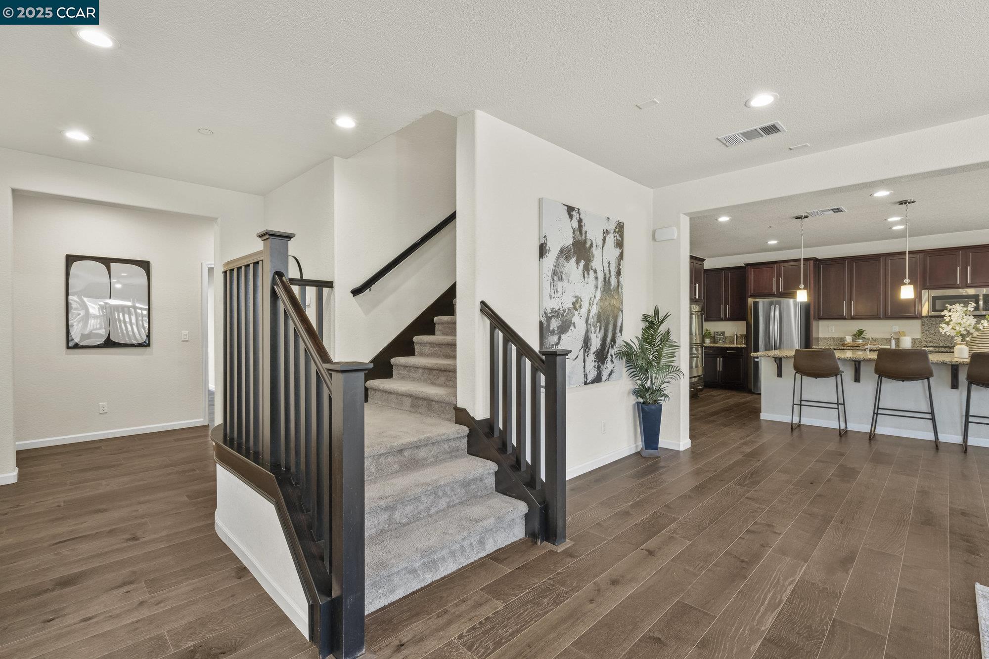 Detail Gallery Image 34 of 58 For 589 W Huntington Ave, Mountain House,  CA 95391 - 5 Beds | 4/1 Baths