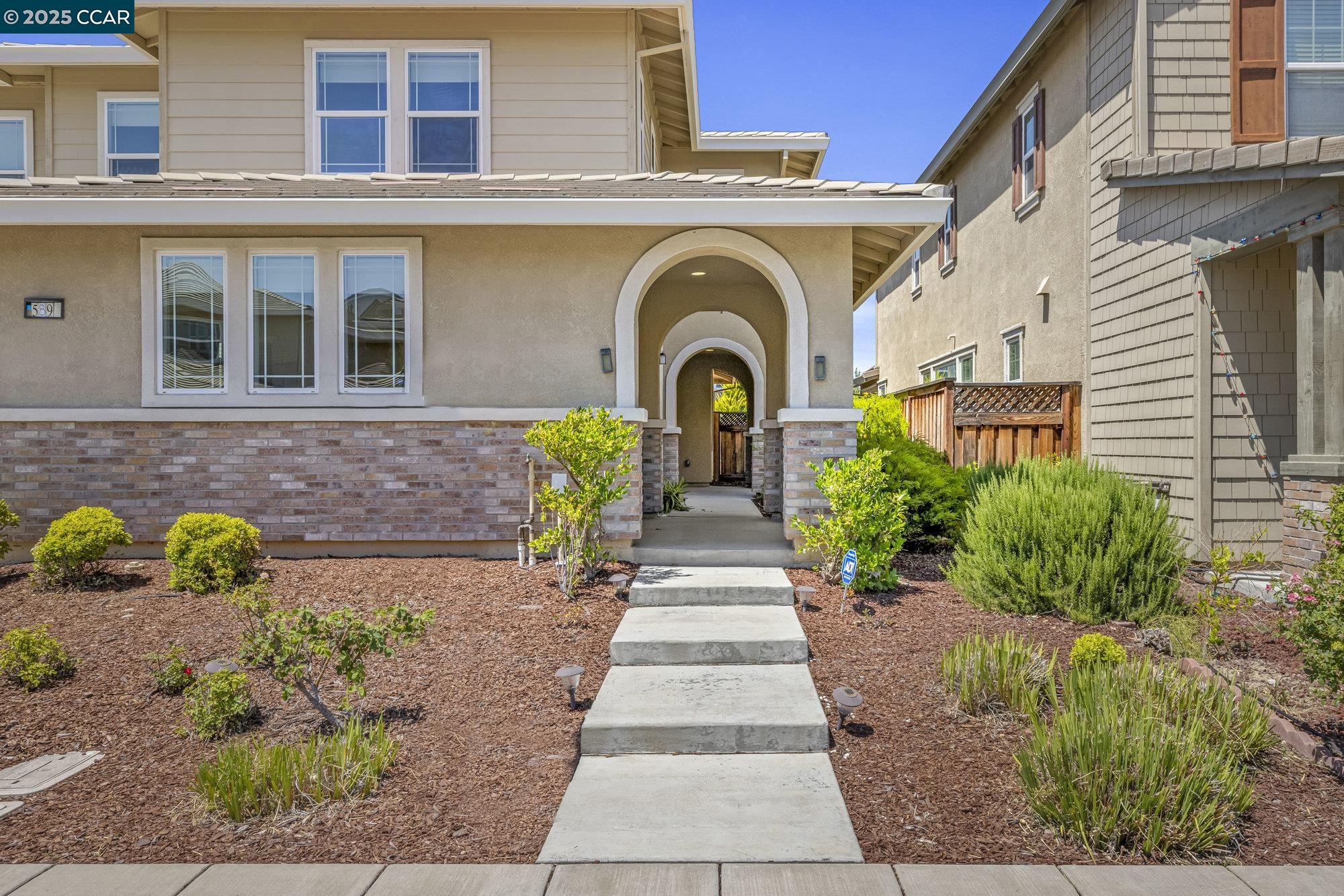 Detail Gallery Image 5 of 58 For 589 W Huntington Ave, Mountain House,  CA 95391 - 5 Beds | 4/1 Baths