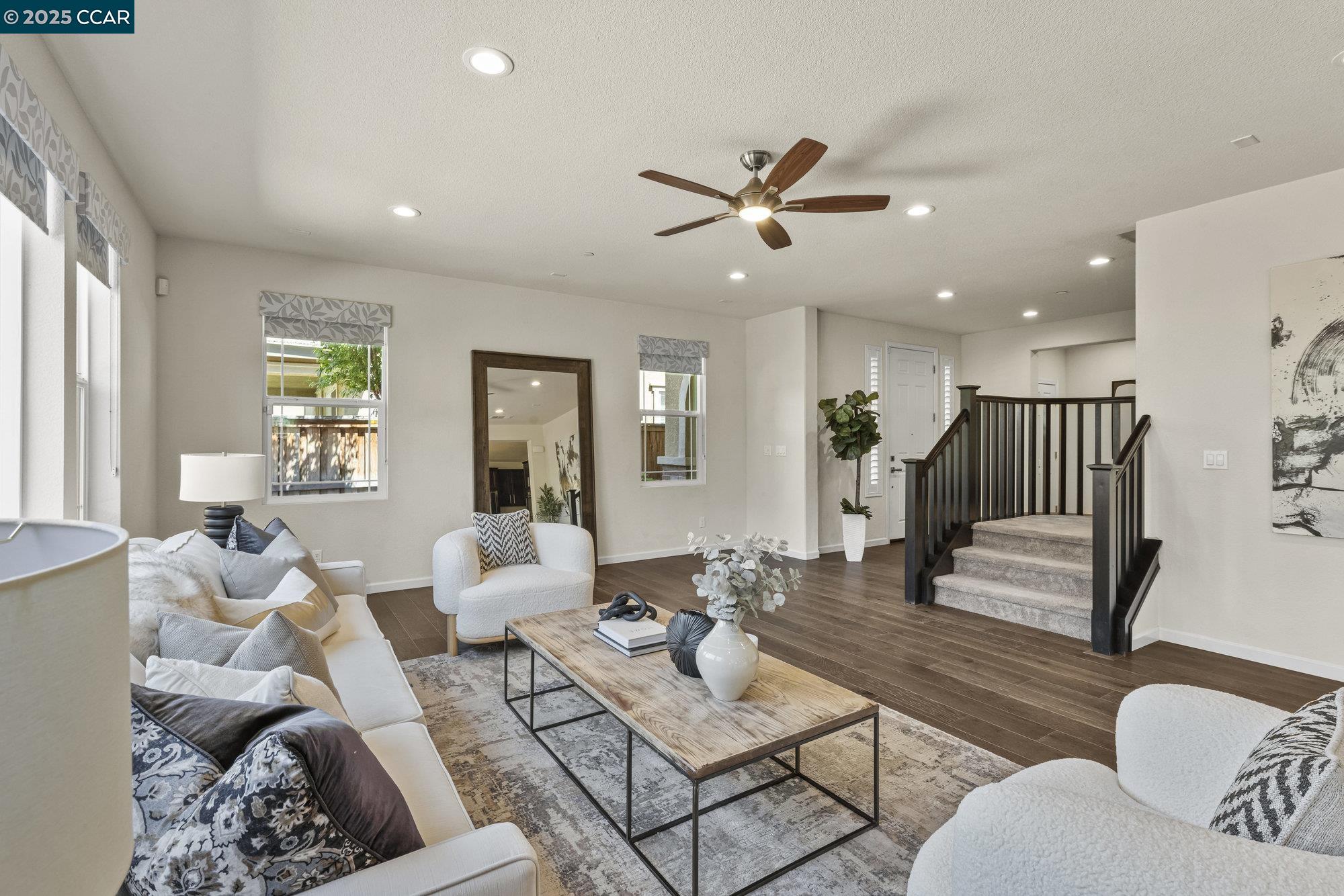 Detail Gallery Image 8 of 58 For 589 W Huntington Ave, Mountain House,  CA 95391 - 5 Beds | 4/1 Baths