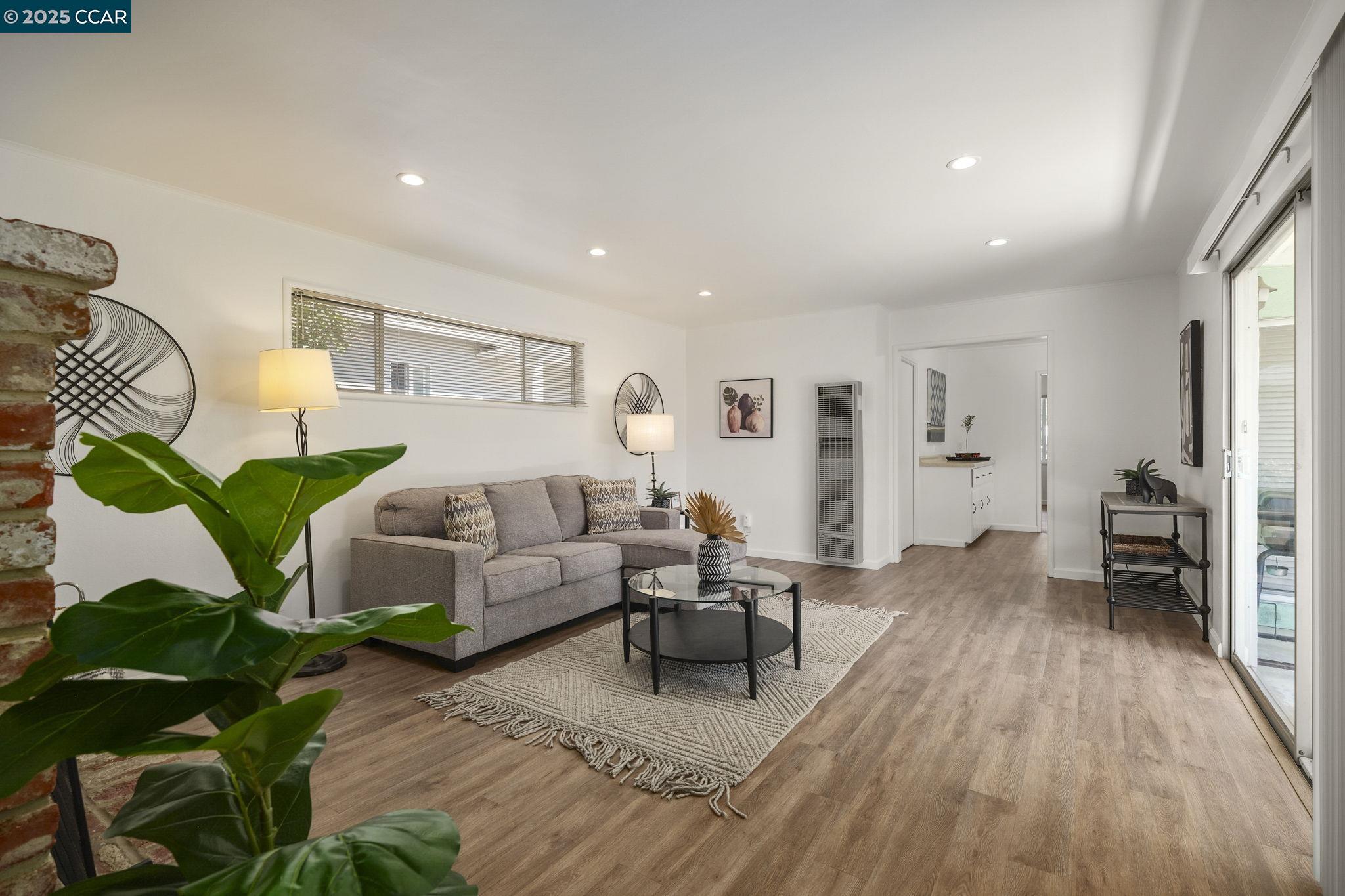 Detail Gallery Image 14 of 31 For 884 Juanita Dr, Lafayette,  CA 94595 - 4 Beds | 2 Baths