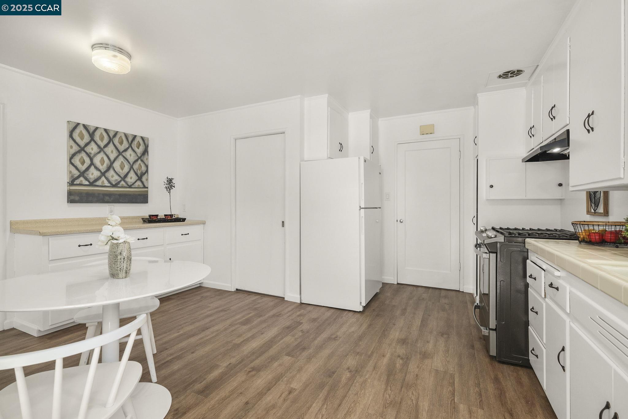 Detail Gallery Image 15 of 31 For 884 Juanita Dr, Lafayette,  CA 94595 - 4 Beds | 2 Baths