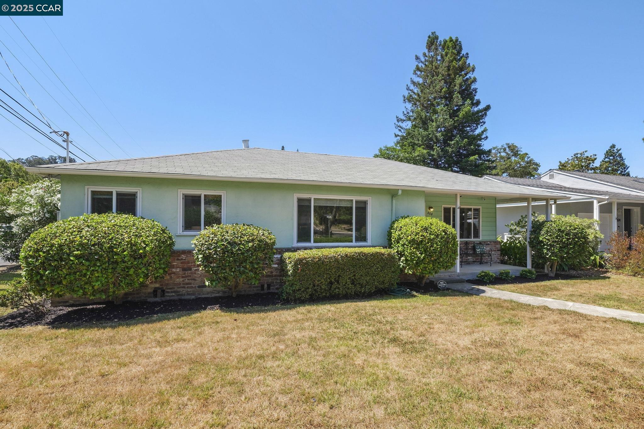 Detail Gallery Image 3 of 31 For 884 Juanita Dr, Lafayette,  CA 94595 - 4 Beds | 2 Baths