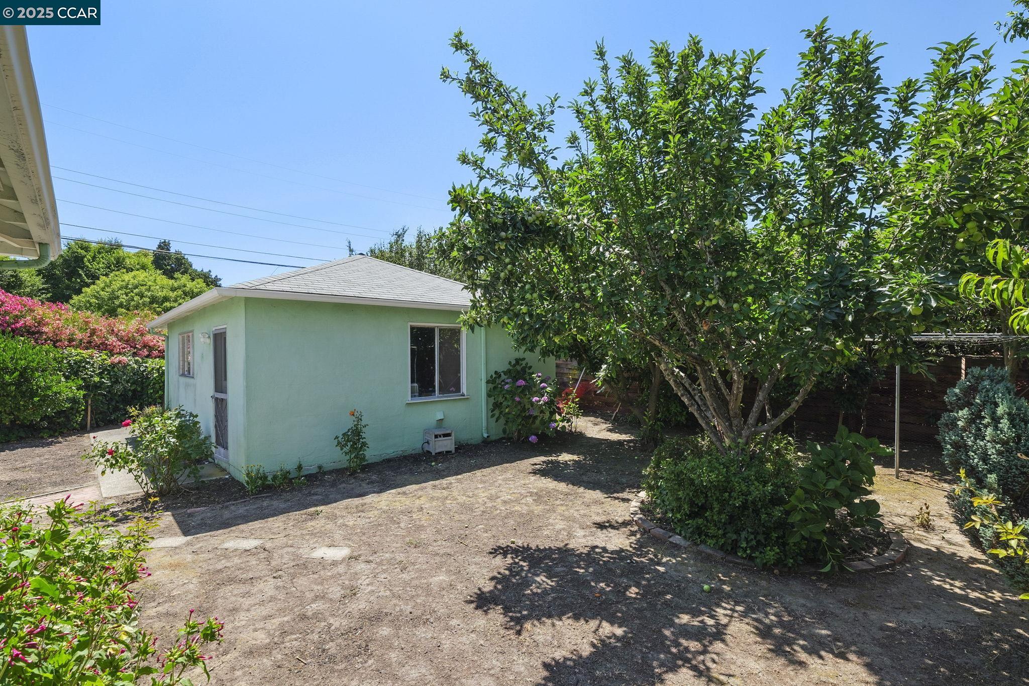 Detail Gallery Image 29 of 31 For 884 Juanita Dr, Lafayette,  CA 94595 - 4 Beds | 2 Baths