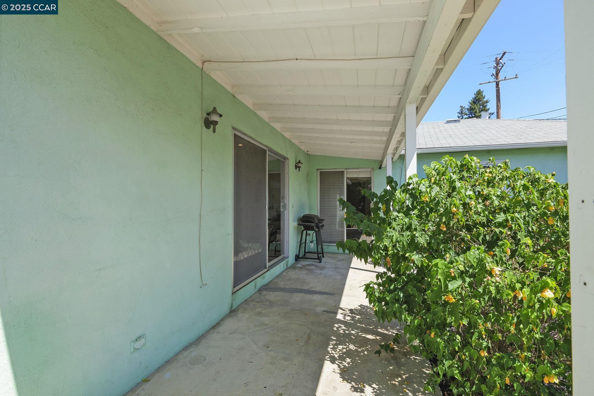Detail Gallery Image 30 of 31 For 884 Juanita Dr, Lafayette,  CA 94595 - 4 Beds | 2 Baths