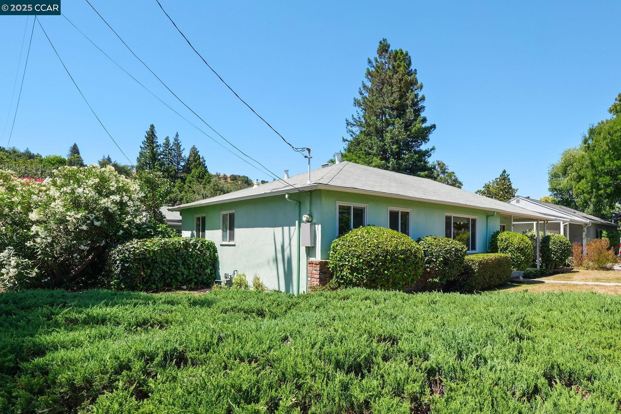 Detail Gallery Image 5 of 31 For 884 Juanita Dr, Lafayette,  CA 94595 - 4 Beds | 2 Baths