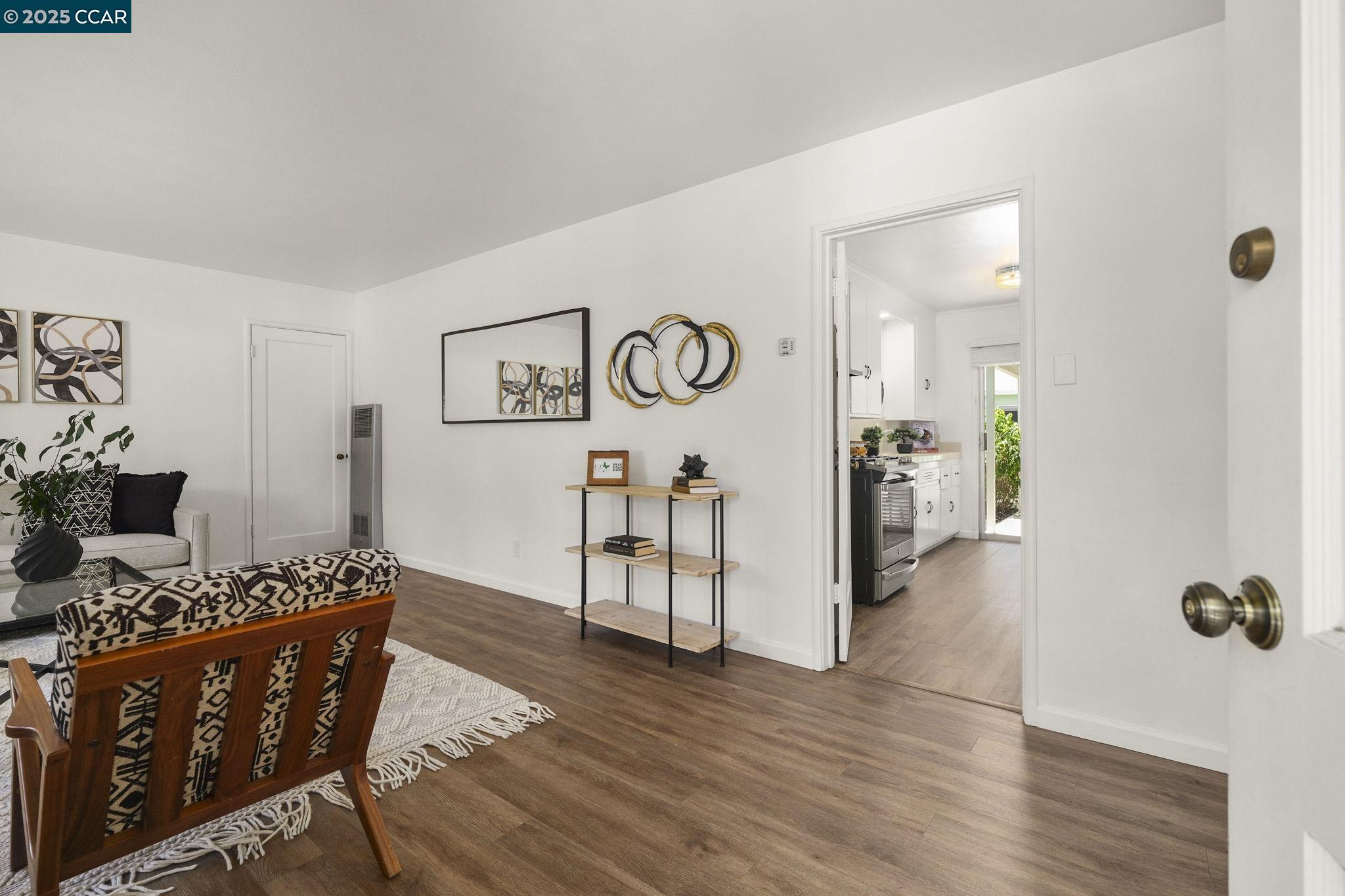 Detail Gallery Image 6 of 31 For 884 Juanita Dr, Lafayette,  CA 94595 - 4 Beds | 2 Baths